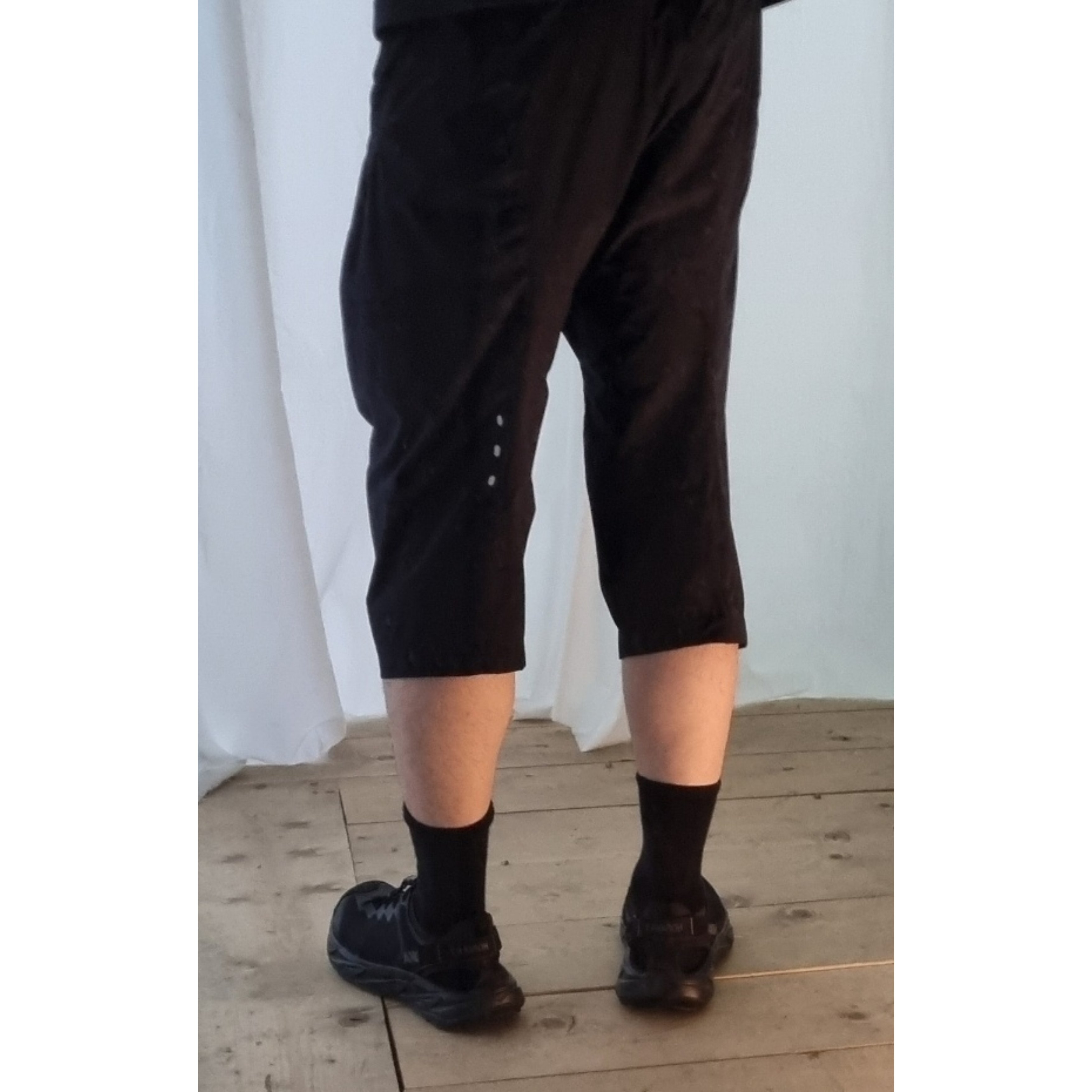 Hoka Hopara 2 Black, Casio G-Shock DW-5600UBB-1DR 착용 스타일 - 3