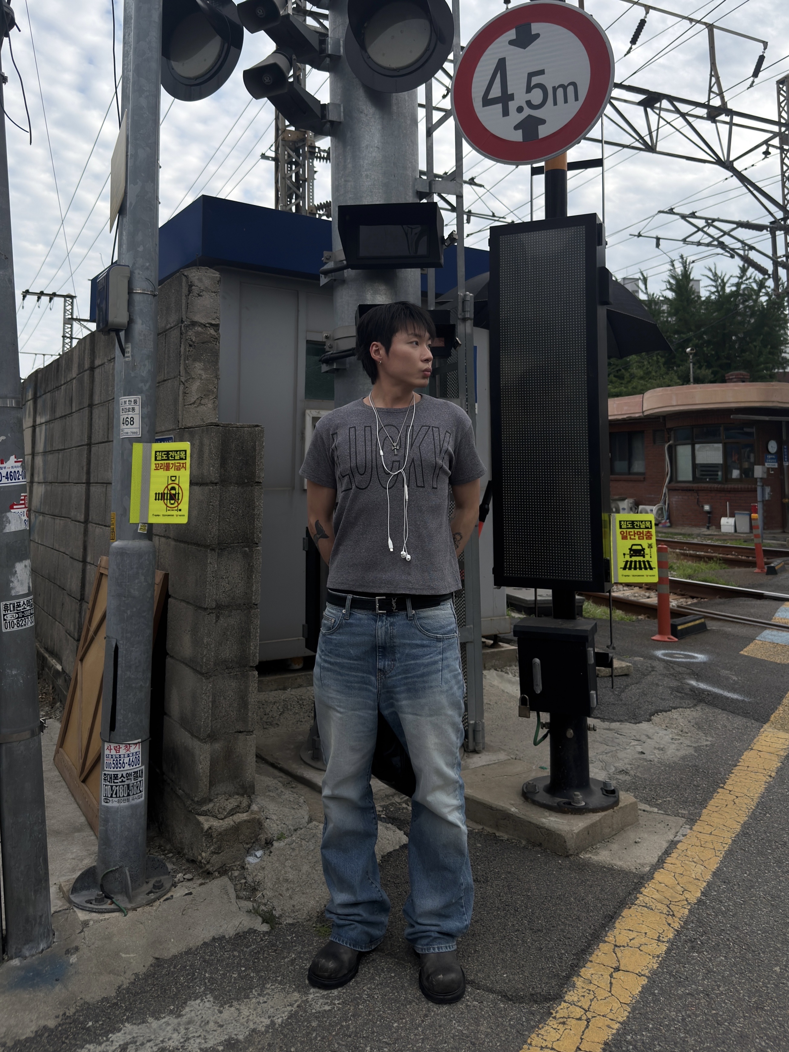 Romantic Move Movement Derby Horse Leather Black, Farfromwhat Far Aged Flare Jeans Light Blue 착용 스타일 - 6