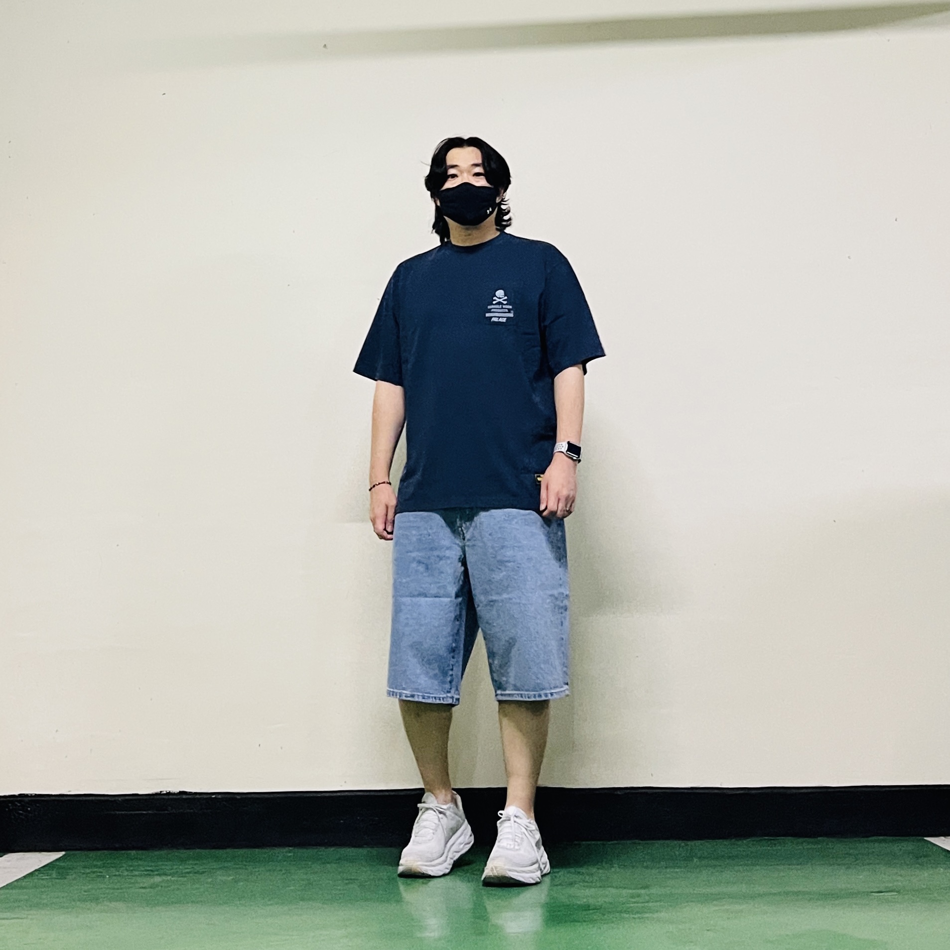 Supreme Baggy Denim Short Washed Indigo - 26SS, Palace x Neighborhood Pocket T-Shirt Indigo - 25FW 착용 스타일 - 4