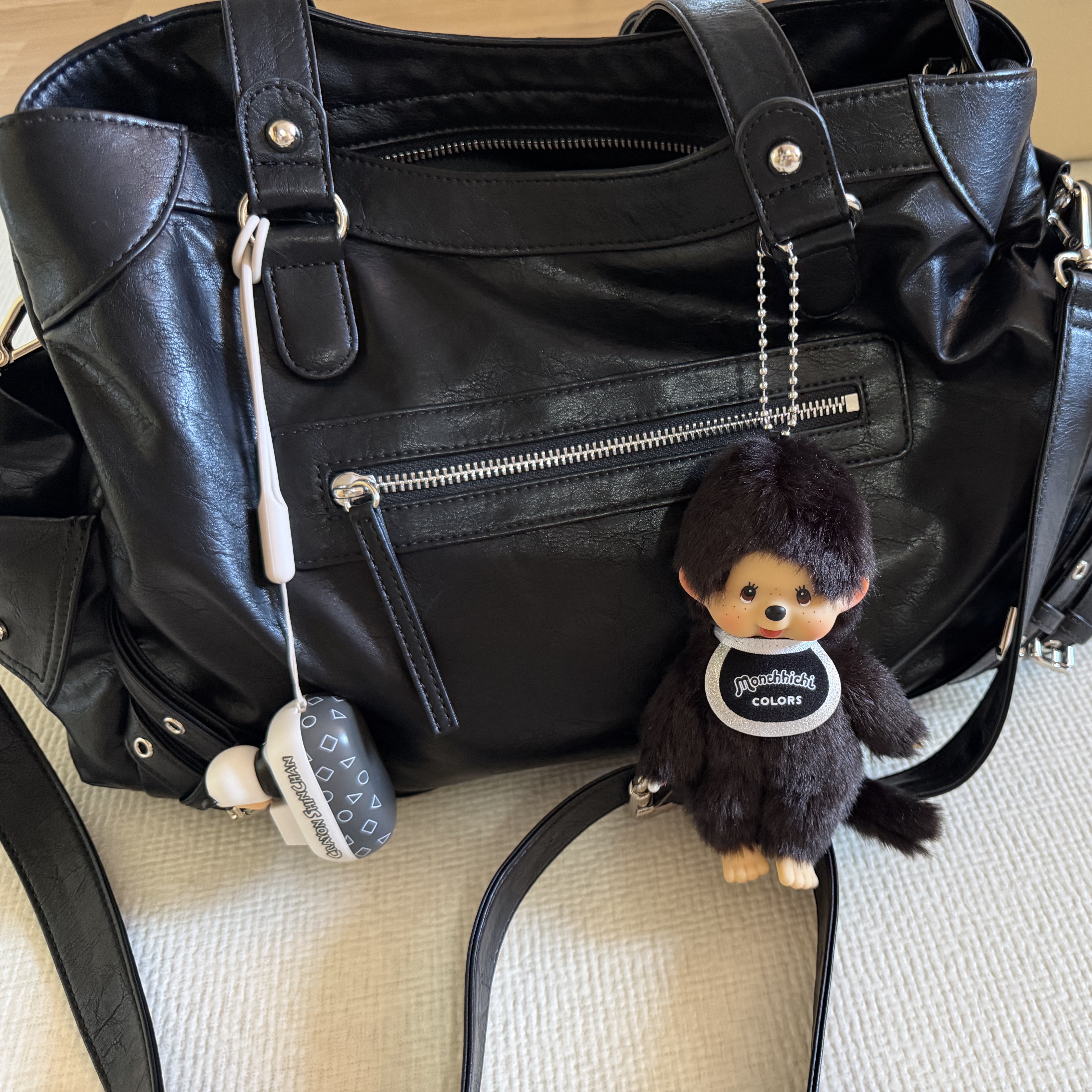 Monchhichi Colors Key Chain Black 착용 스타일