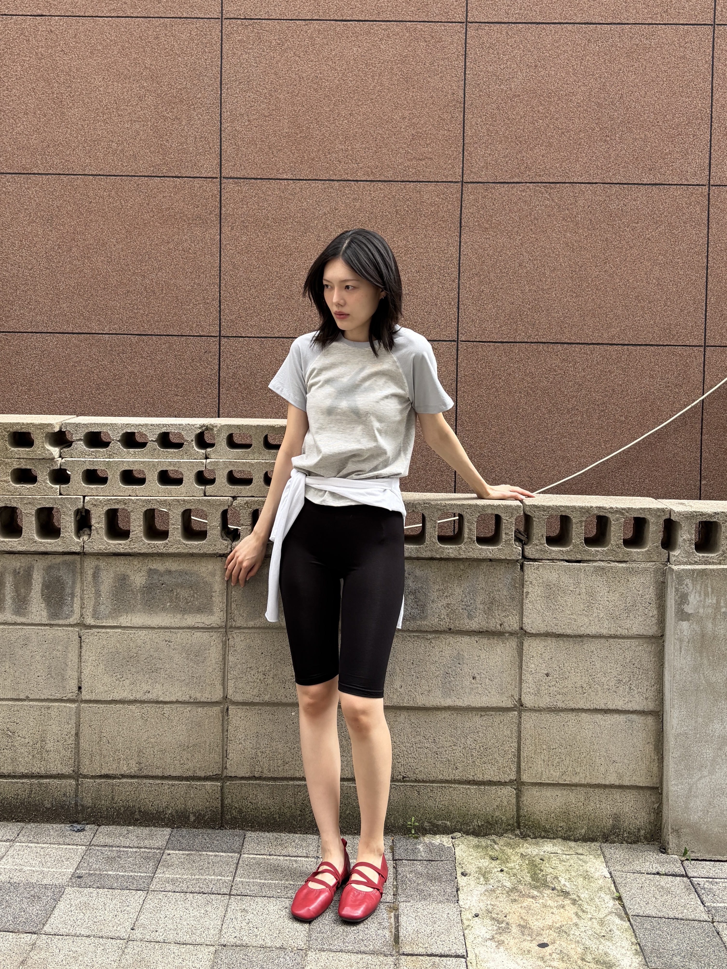 Riomeu Starfish Stripe Raglan T-shirt Gray 착용 스타일 - 1