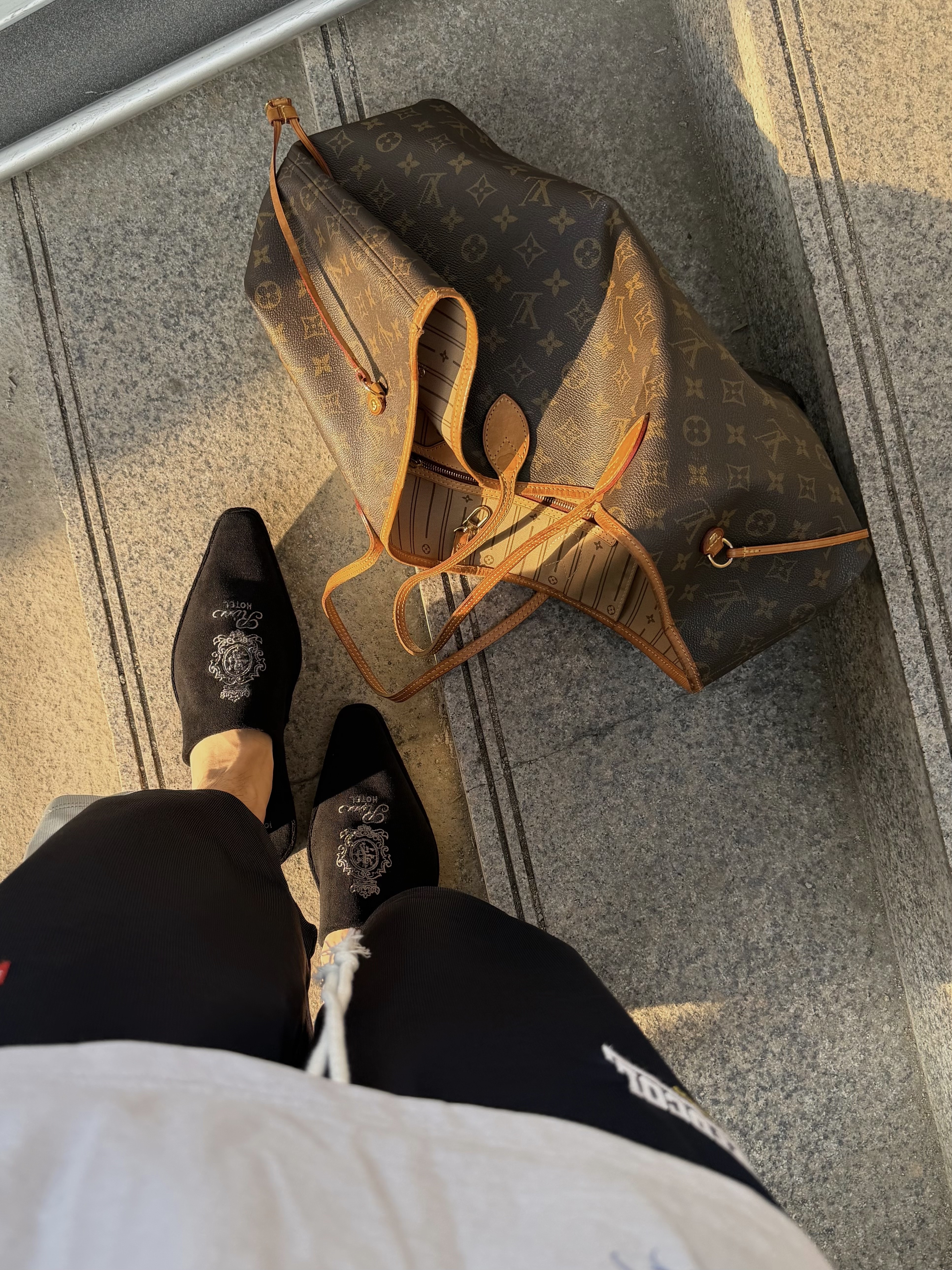 Protocol Index Basketball Jorts Navy, Balenciaga Skin Cat Sunglasses Black 착용 스타일 - 7