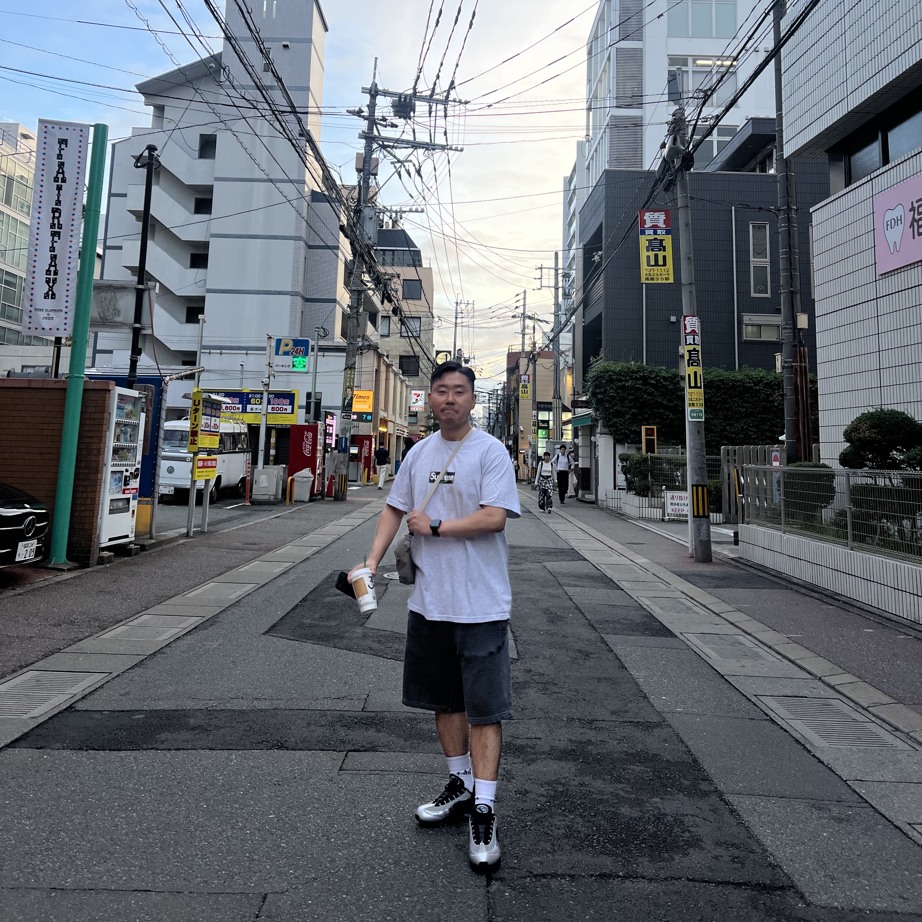 Nike x Palace Air Max 95 Metallic Silver Aluminum, Palace x Arc'teryx T-Shirt White - 20FW 착용 스타일 - 4