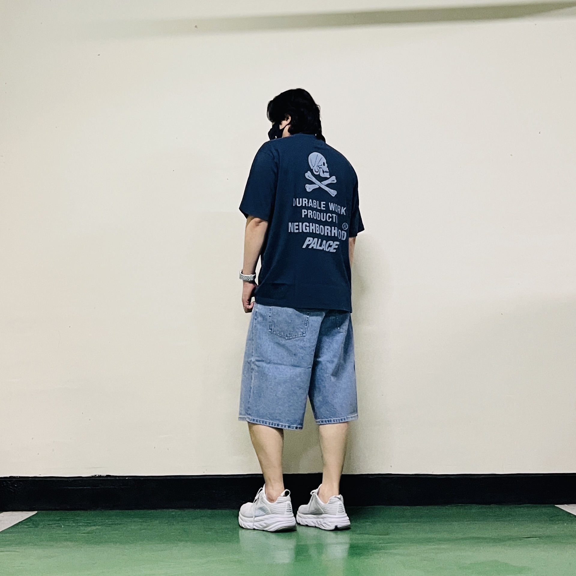 Supreme Baggy Denim Short Washed Indigo - 26SS, Palace x Neighborhood Pocket T-Shirt Indigo - 25FW 착용 스타일 - 6
