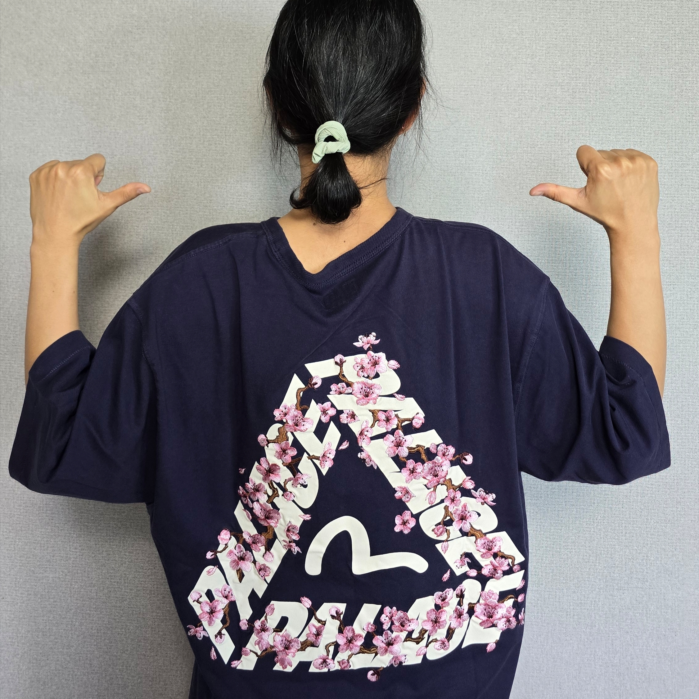 Palace x Evisu Heavy Wash T-Shirt Navy - 26SS 착용 스타일