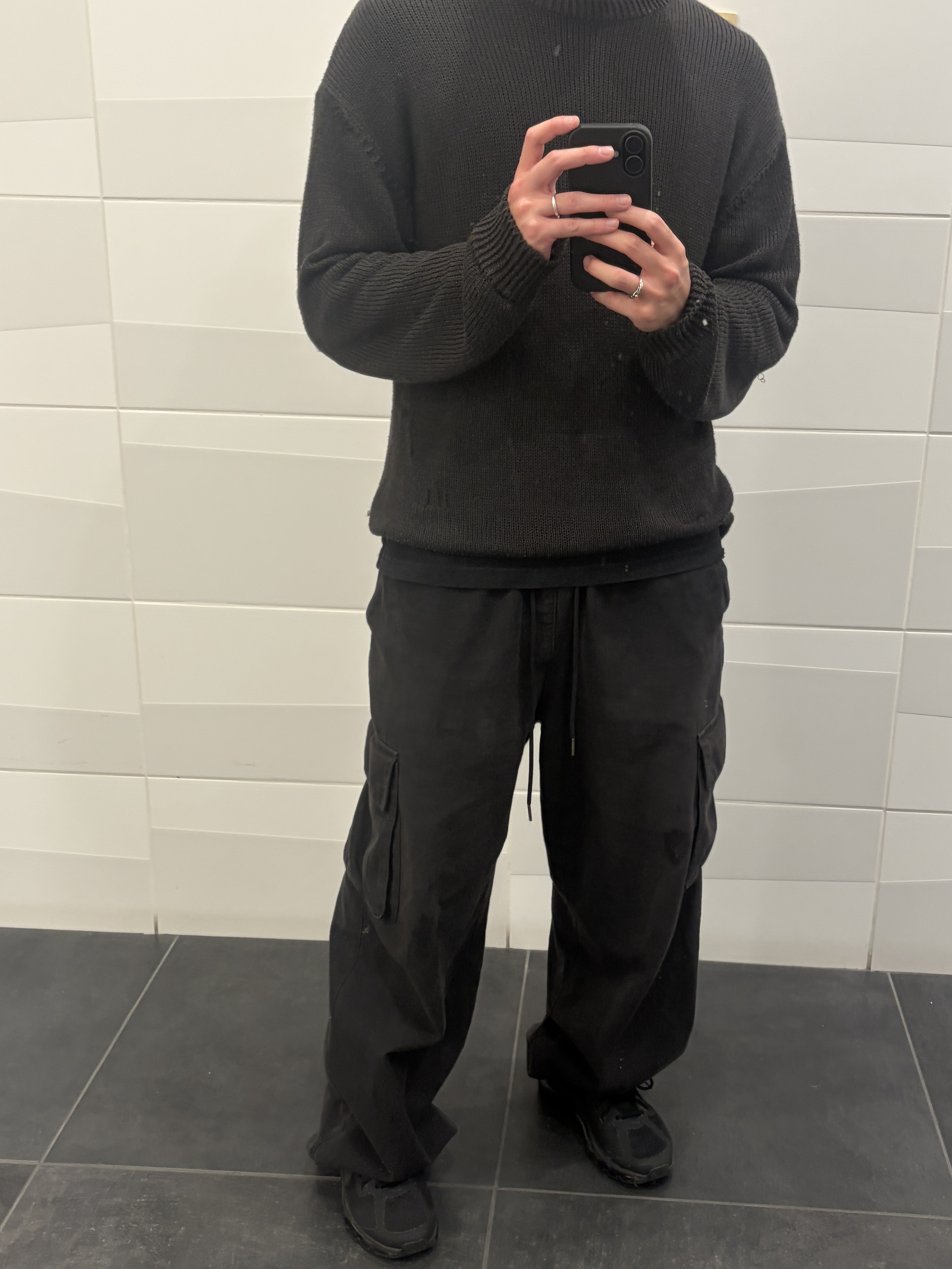 Polyteru Human Index Human Loosed Knit Brown Charcoal, Polyteru Human Index Index Cargo Pants Black 착용 스타일 - 4