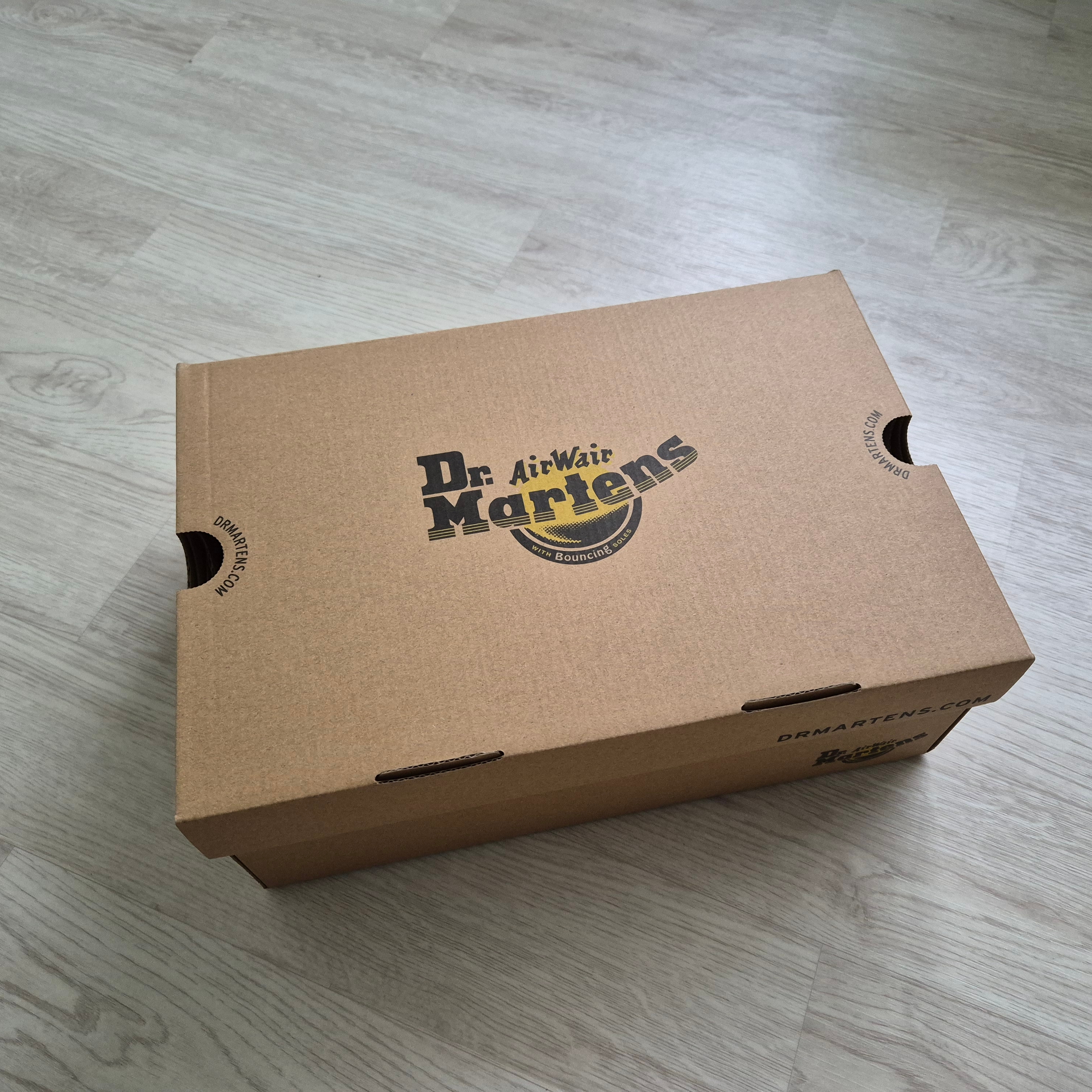Dr. Martens Joseph Slippers Black 착용 스타일 - 5