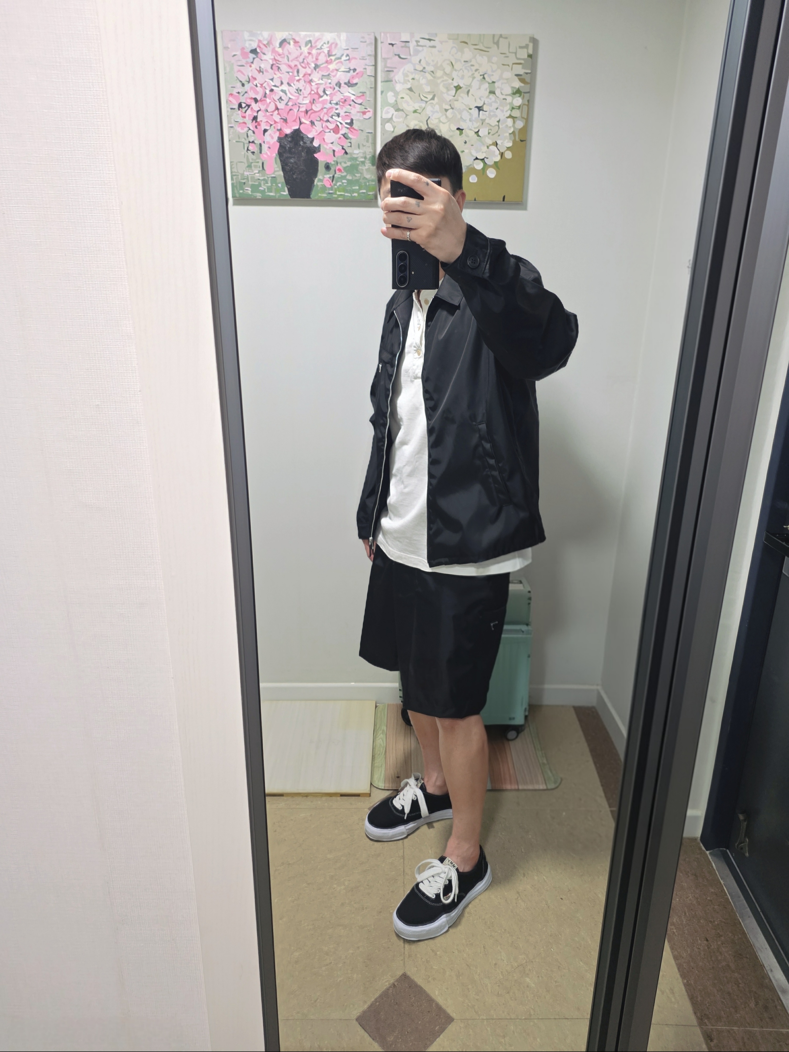 Prada Re-Nylon Zip Up Gabardine Blouson Jacket Black, Prada Re-Nylon Bermuda Shorts Black 착용 스타일 - 2
