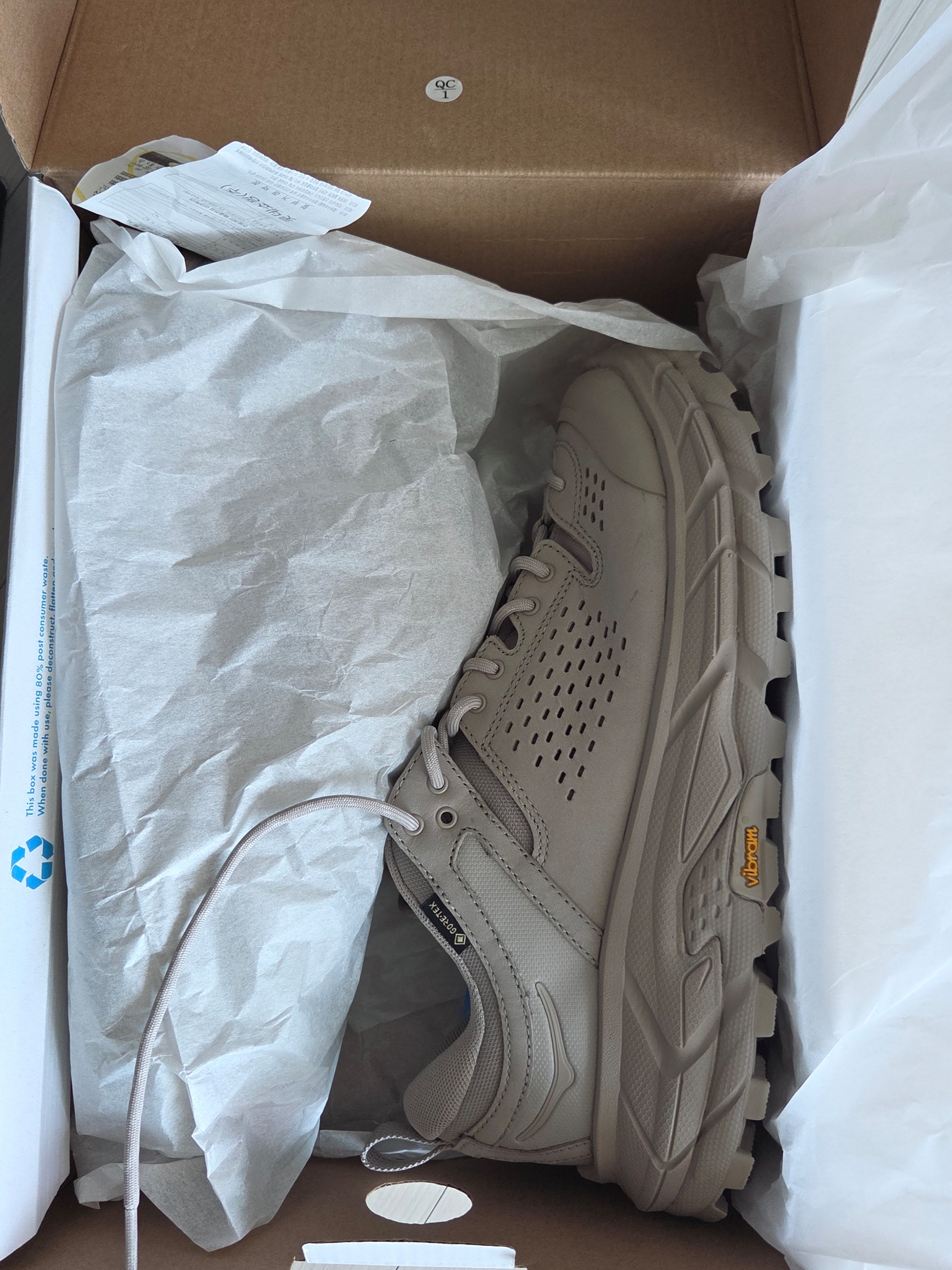 Hoka Tor Ultra Low Simply Taupe 착용 스타일