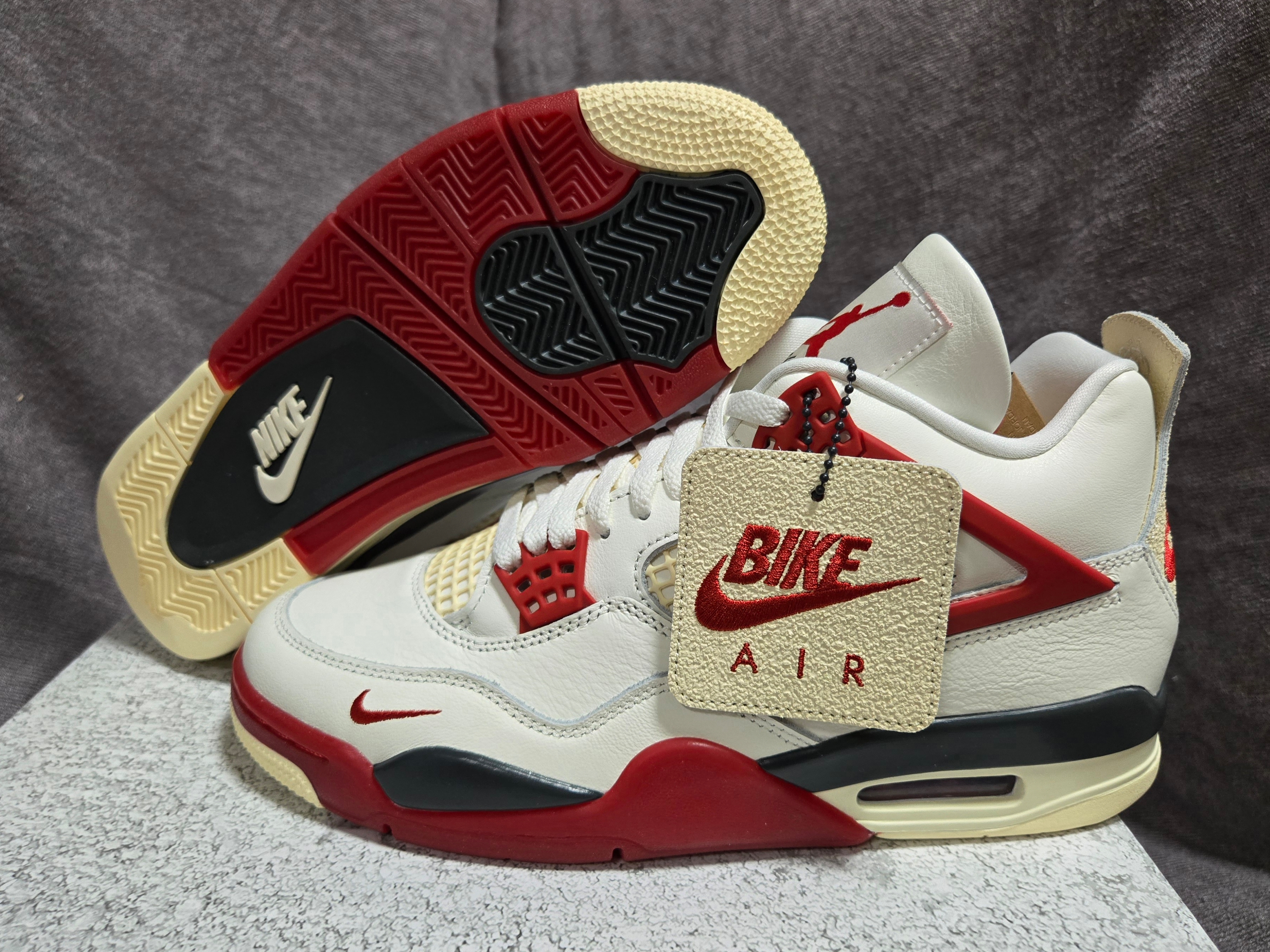 Jordan 4 x Nigel Sylvester Retro OG Brick After Brick 착용 스타일 - 2