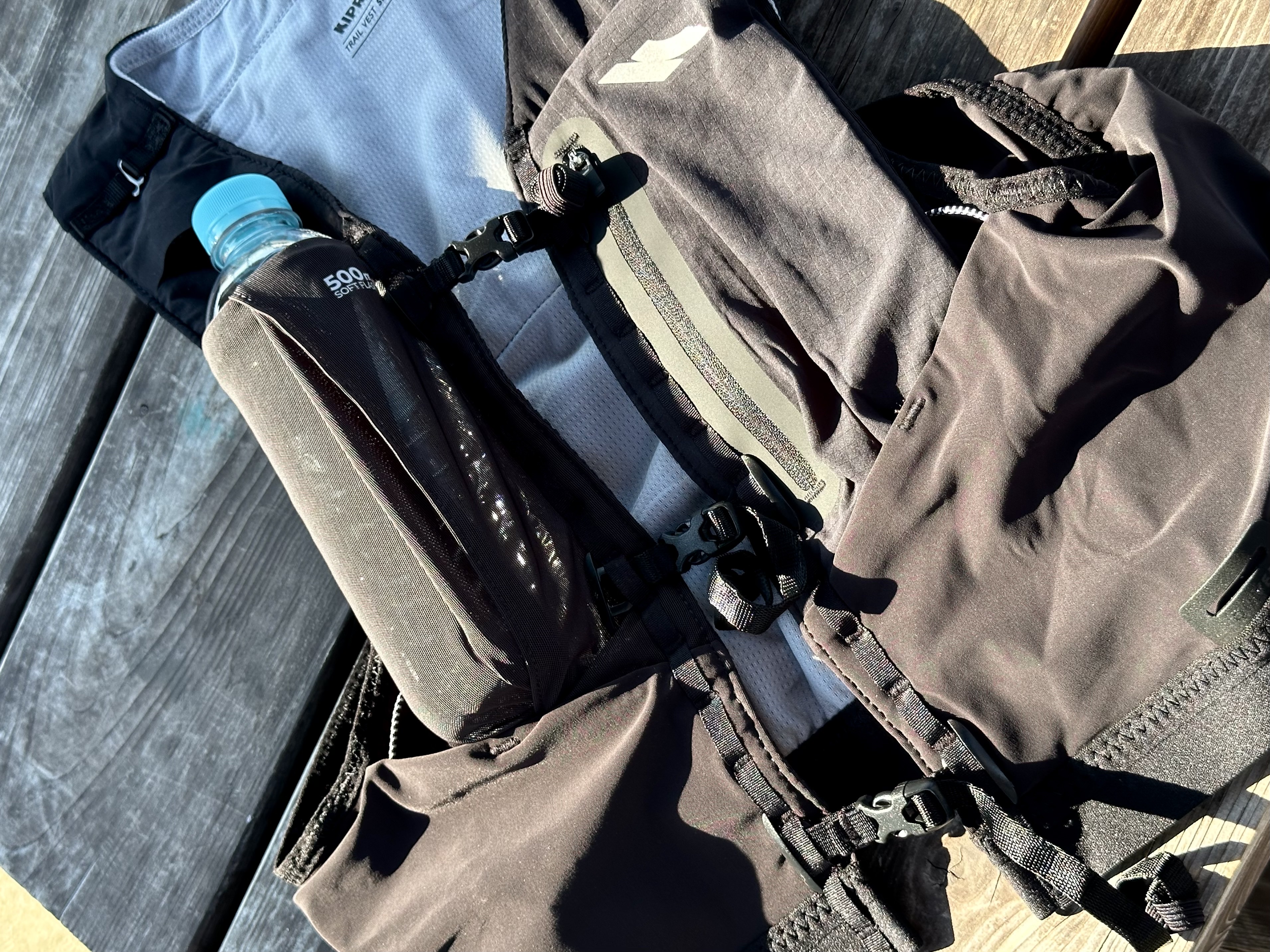 DECATHLON Lightweight Trail Running Vest 5L Graphite Grey 착용 스타일 - 5