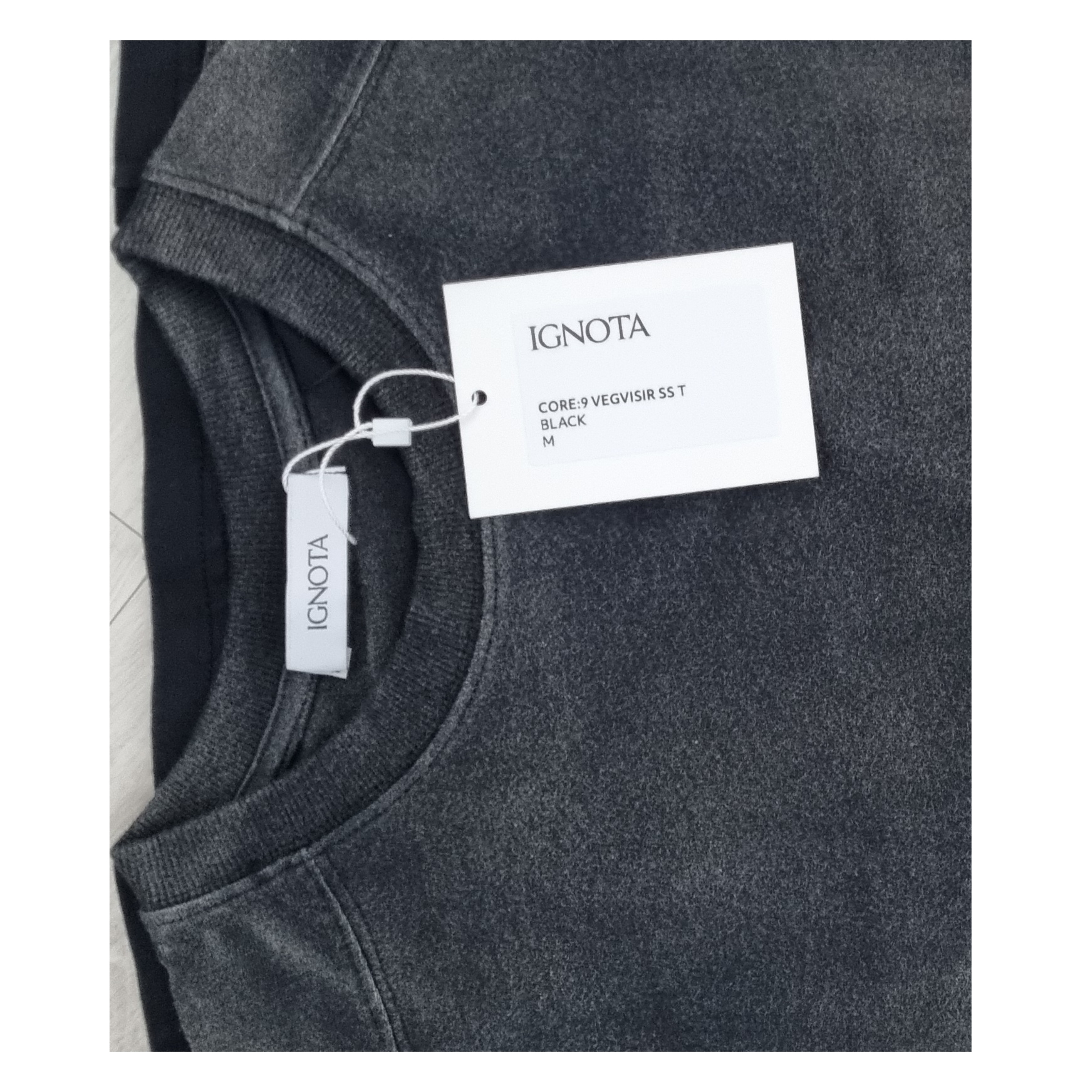 Hoka x Xlim Mafate Speed 2 TS Black Charcoal, Xlim Ep.6 04 Trousers Black 착용 스타일 - 3