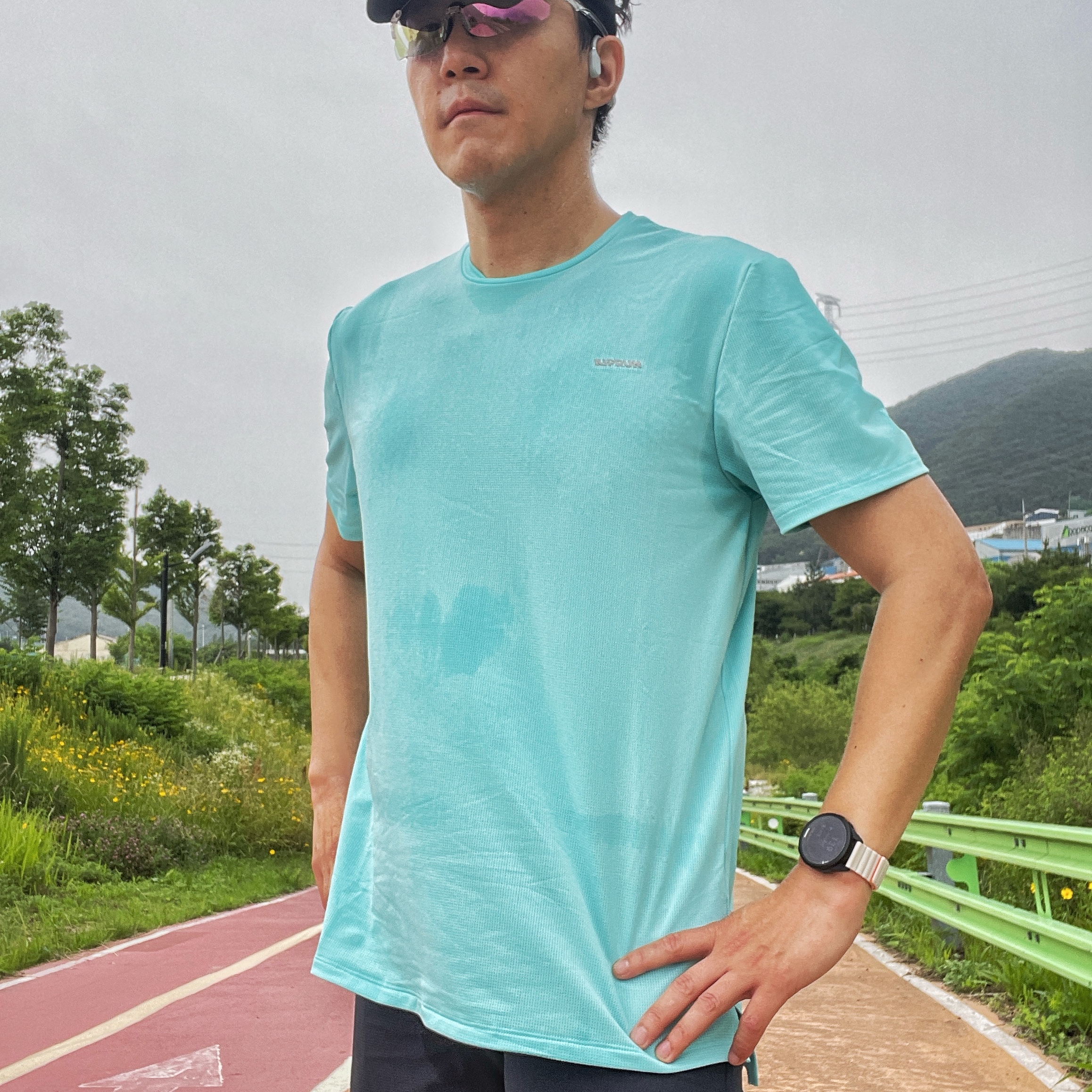 DECATHLON Men's Running Short-Sleeved T-Shirt Run Dry Graph 500 Lagoon Blue 착용 스타일 - 2