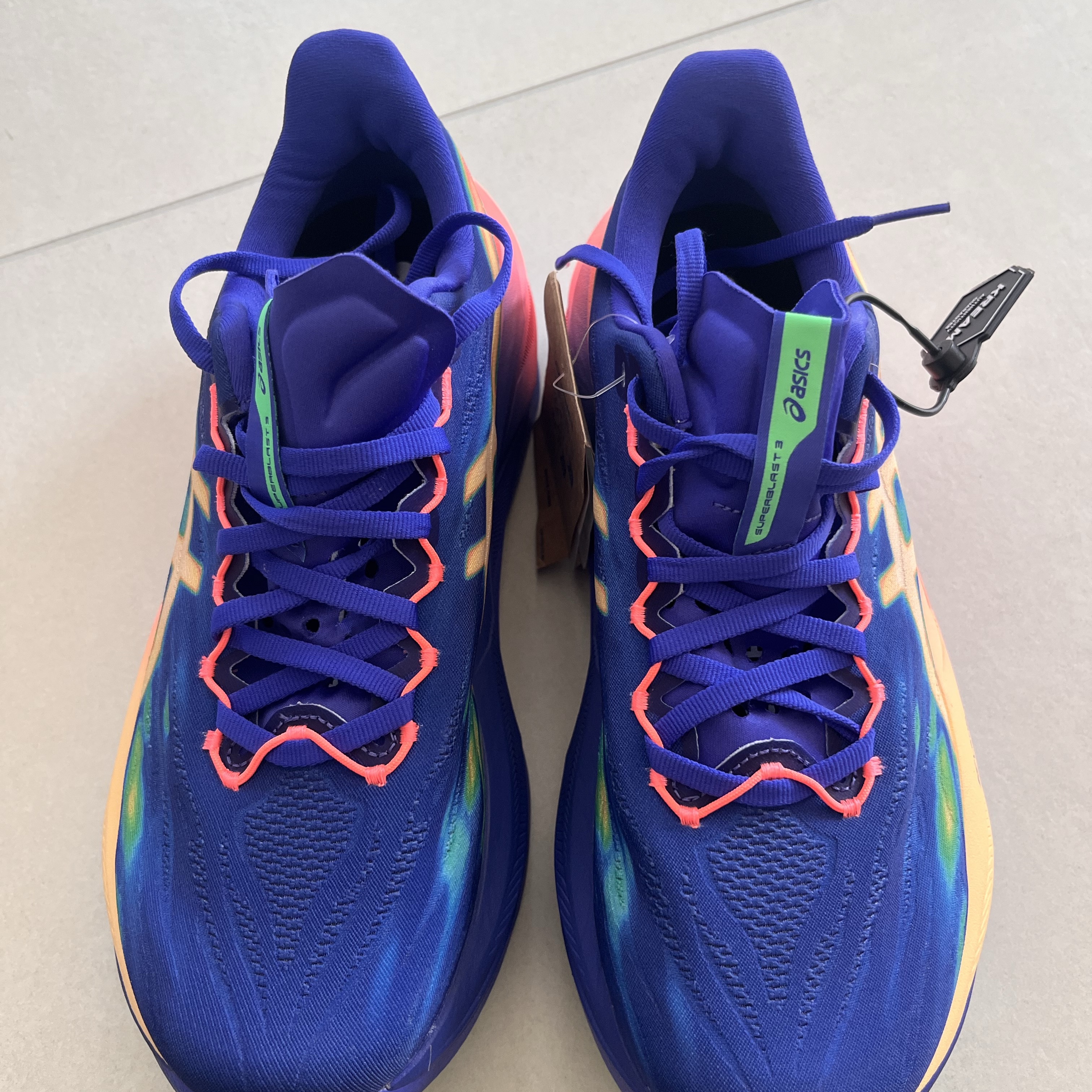 Asics Superblast 3 Cobalt Burst Light Orange 착용 스타일 - 2