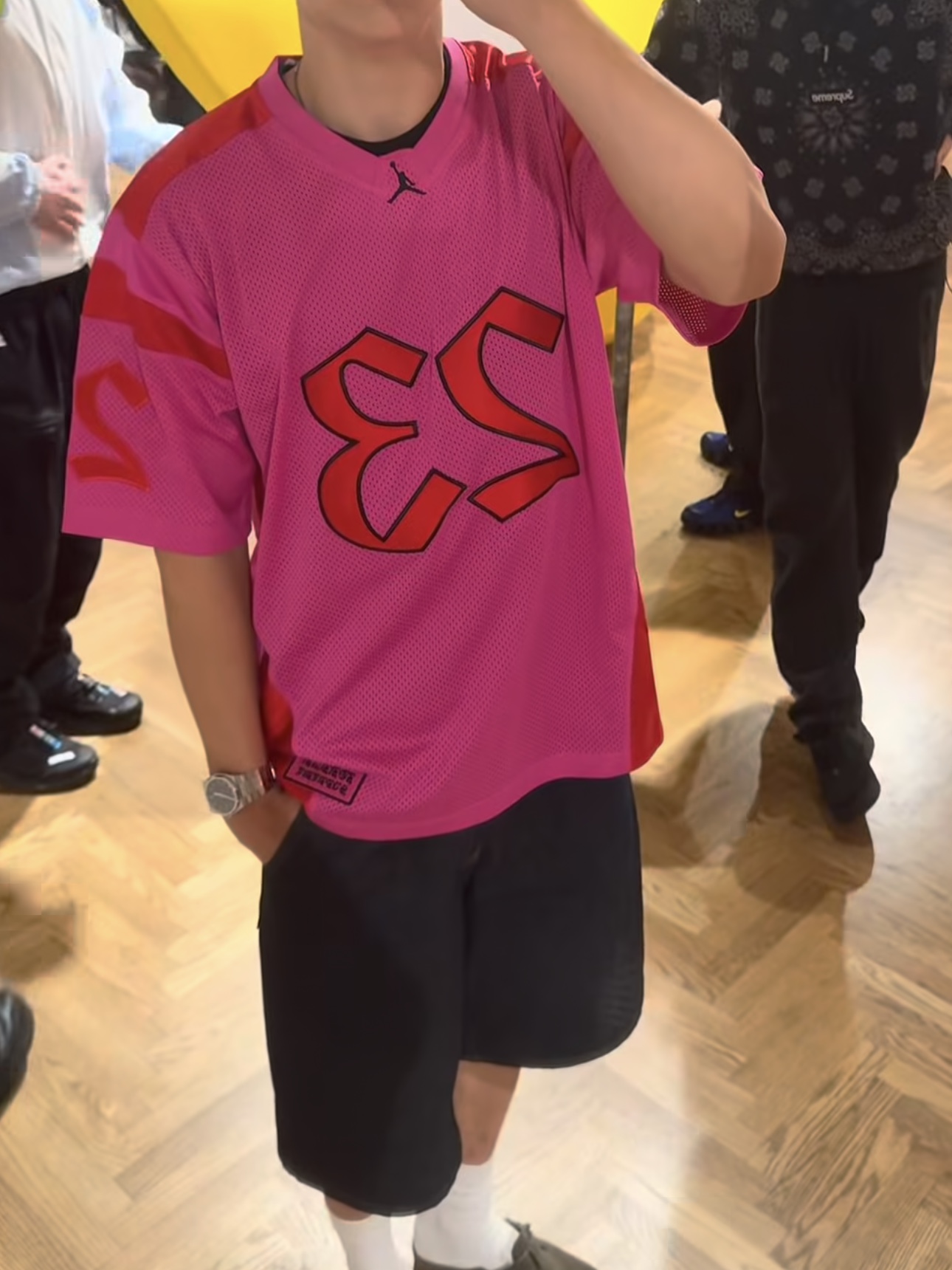 Supreme x Jordan Warm Up Jersey Pink - 26SS 착용 스타일 - 2