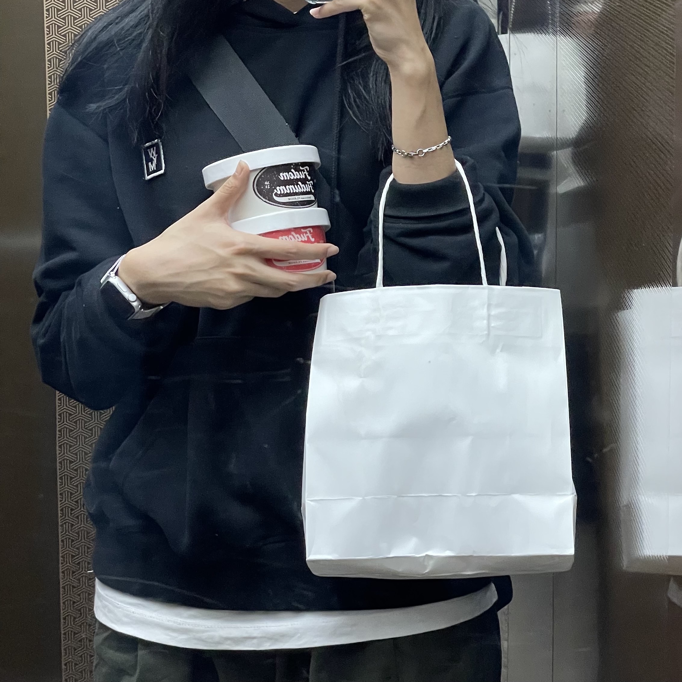 Wooyoungmi Cotton Back Logo Hooded Sweatshirt Black - 24SS 착용 스타일