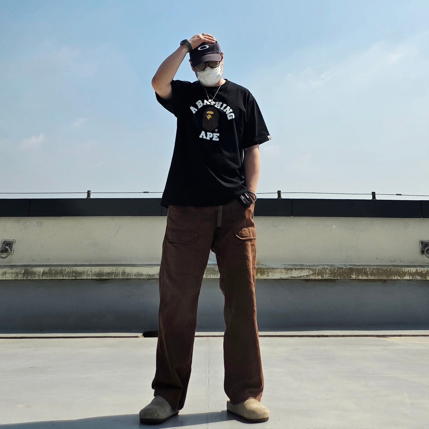 Human Made Military Card Case Black, BAPE College T-Shirt Black 착용 스타일 - 4
