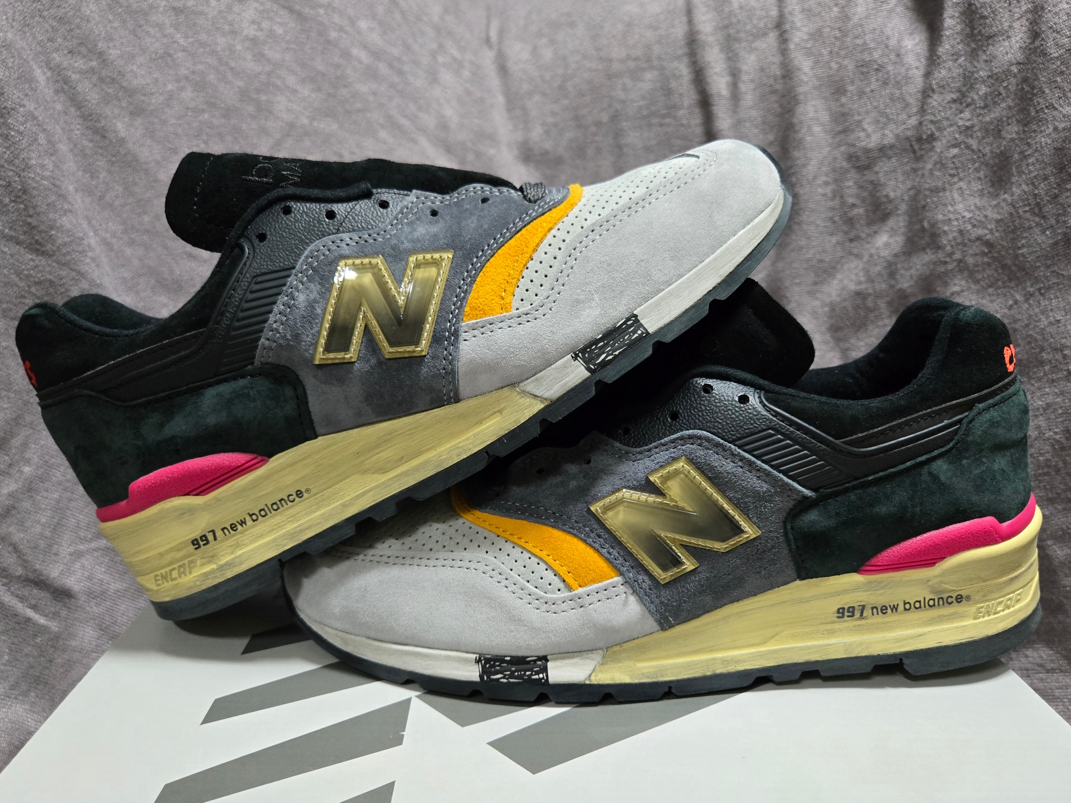 New Balance x Concepts 997  Grey Black 착용 스타일 - 1