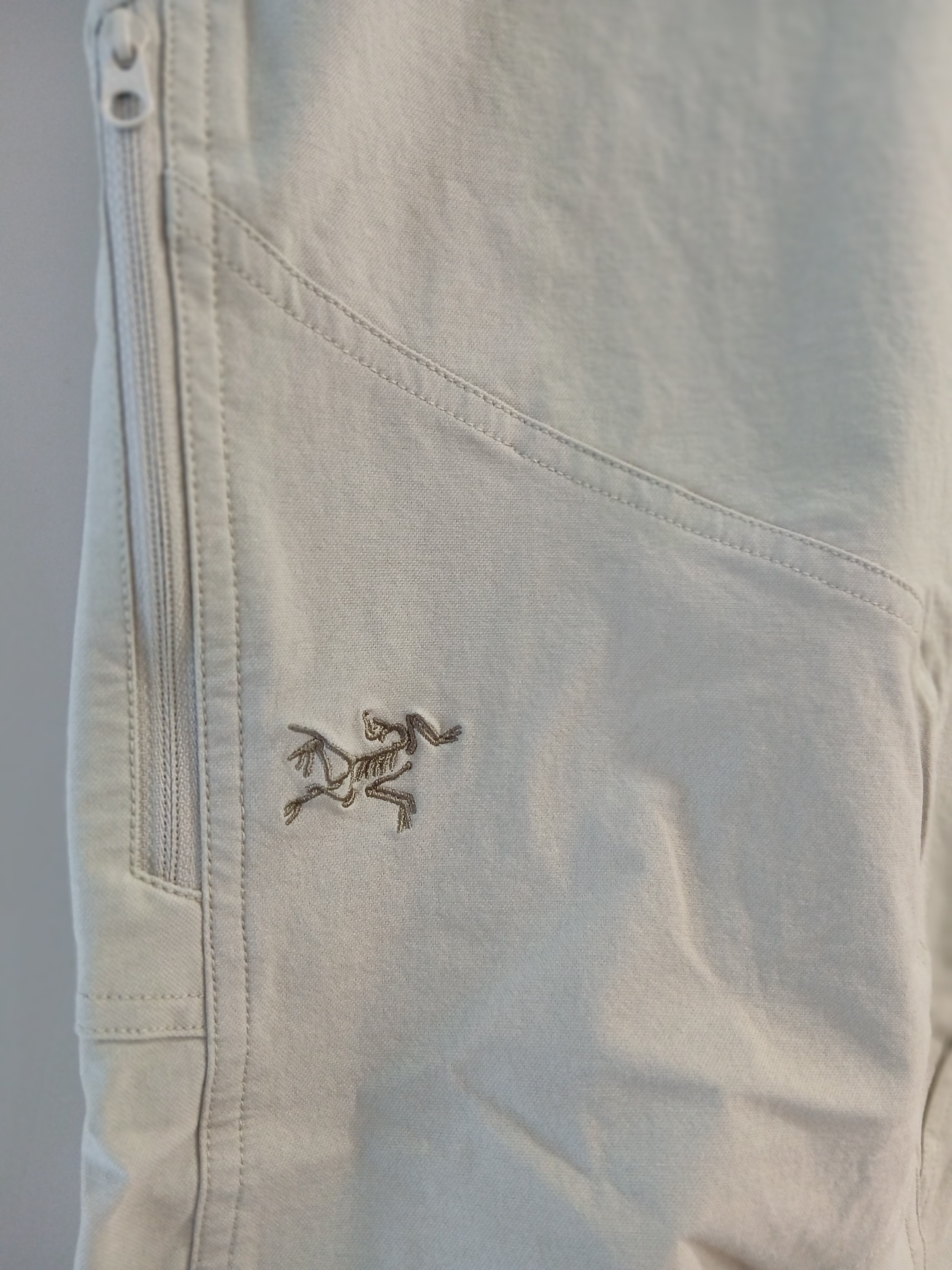 Arc'teryx Cronin Cotton Pants Black, Arc'teryx Cronin Cotton Pants Habitat 착용 스타일 - 2