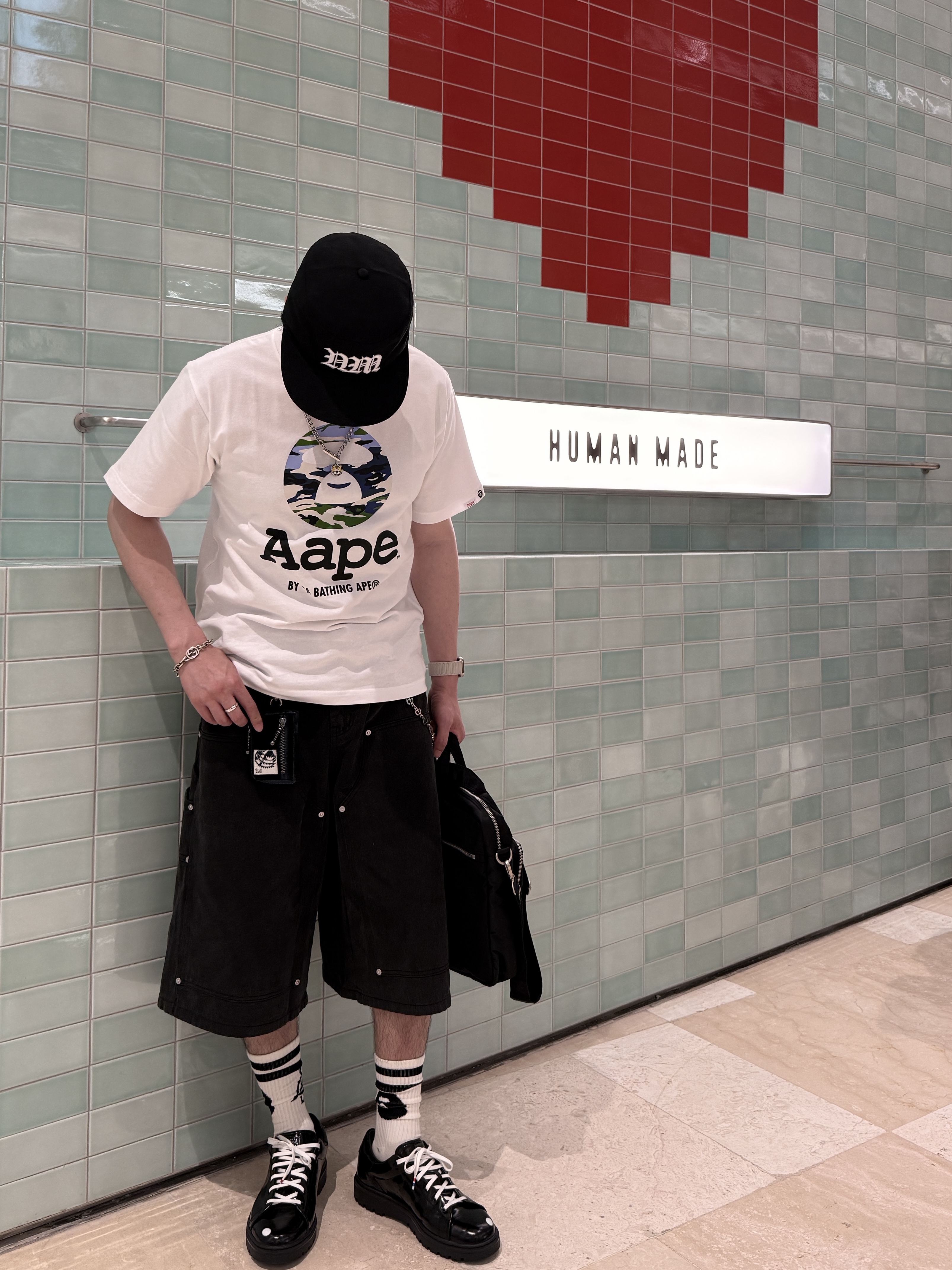 NOMANUAL NM Pillbox Ball Cap Black, AAPE Basic Tee White - 26SS 착용 스타일