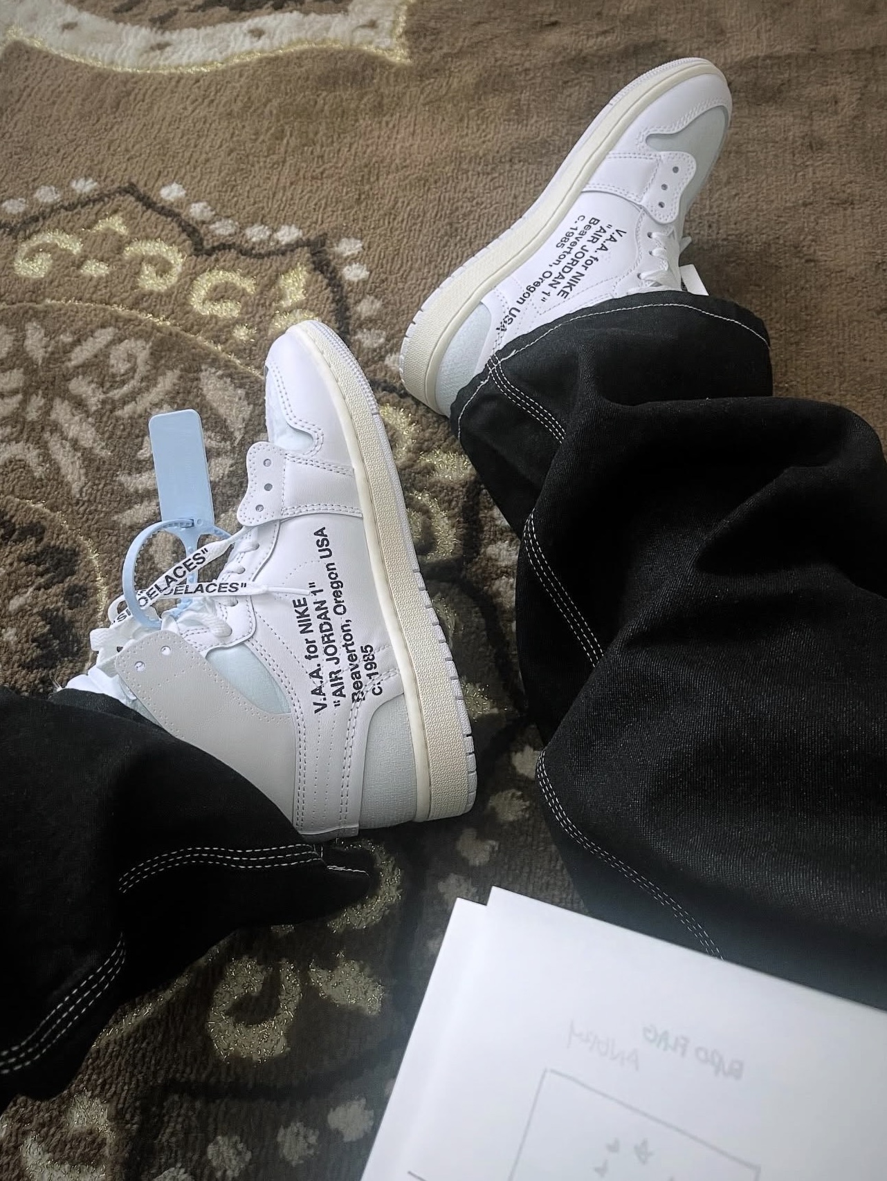 Jordan 1 x Virgil Abloh Archive Retro High Alaska White 착용 스타일 - 2