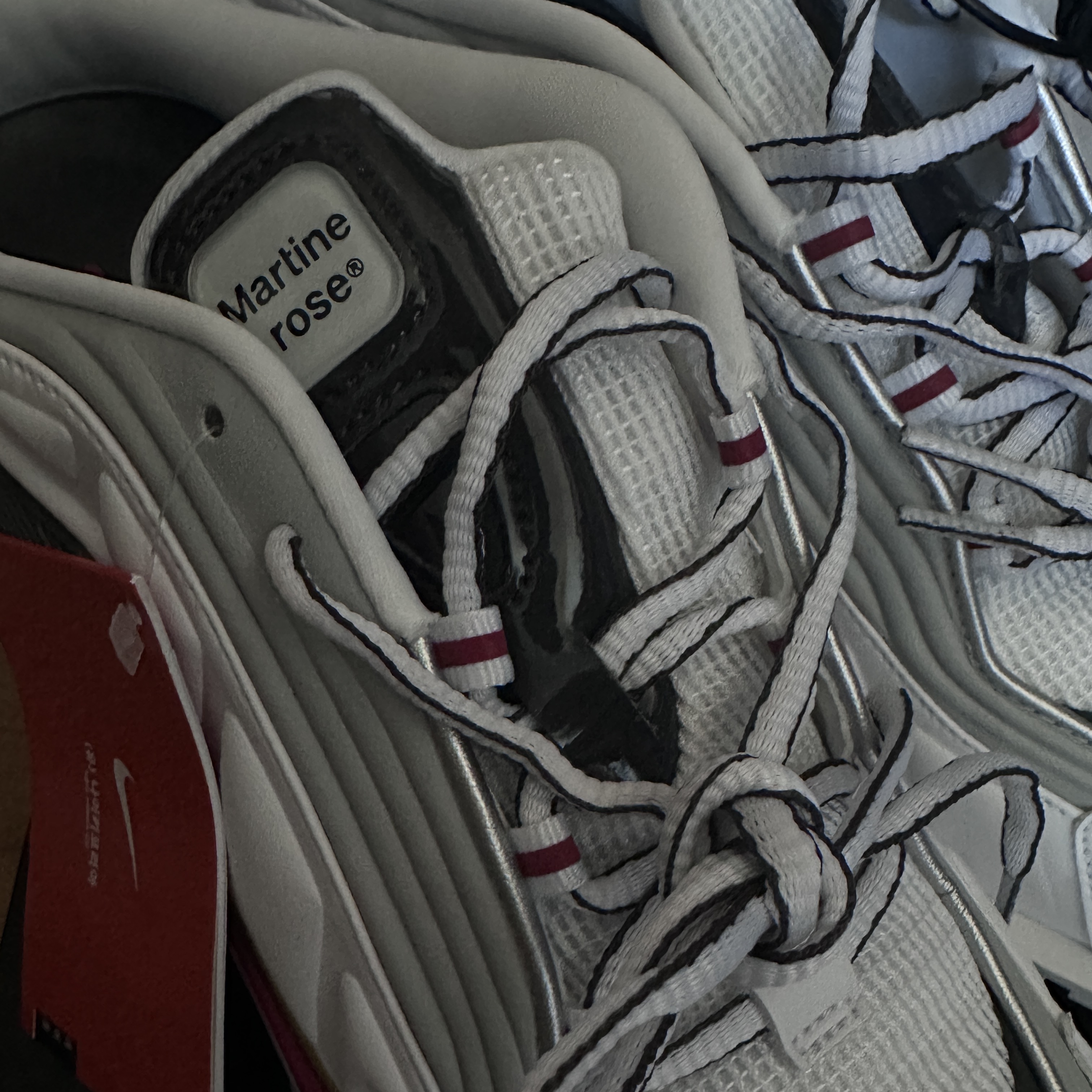 Nike x Martine Rose Shox MR4 White and Varsity Red 착용 스타일