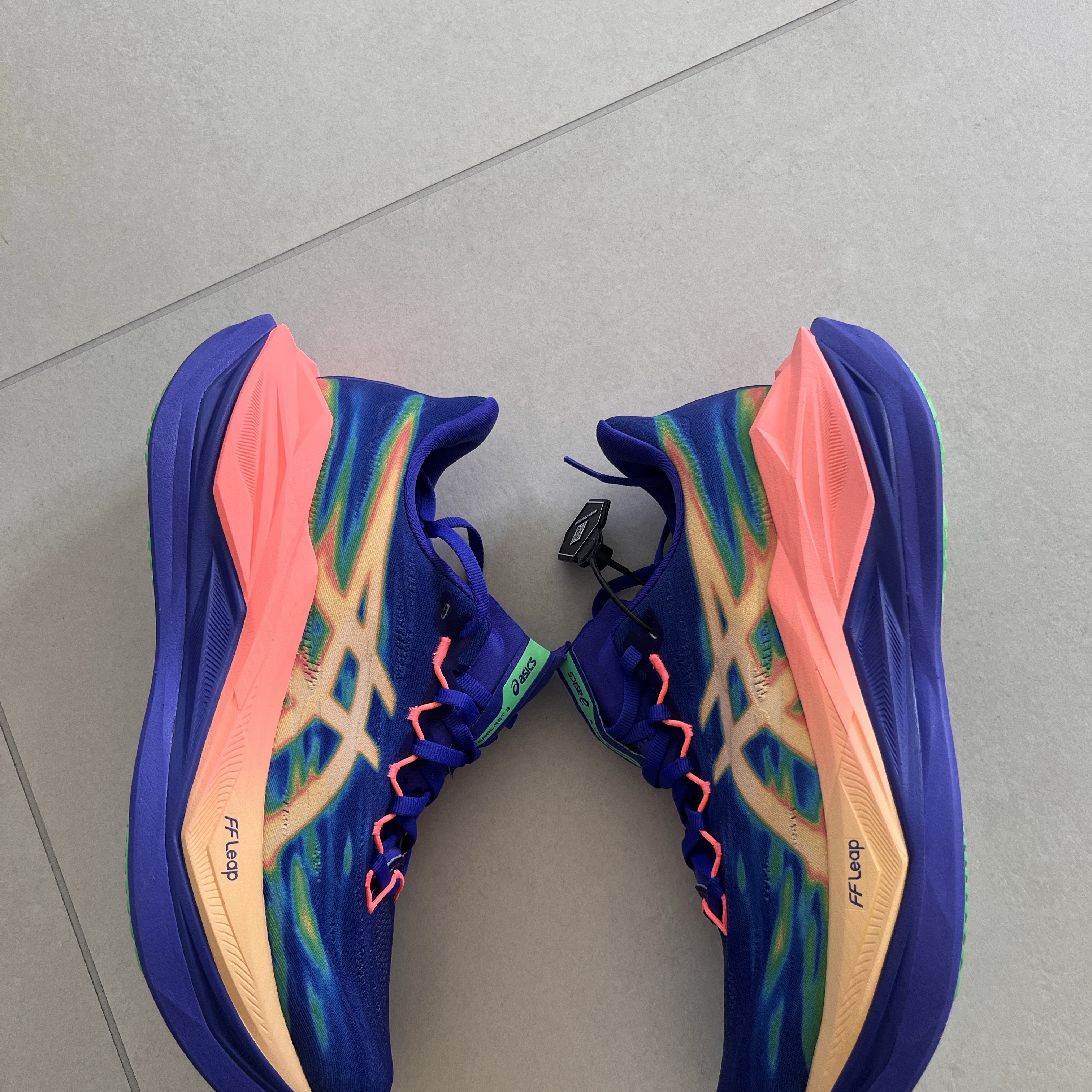 Asics Superblast 3 Cobalt Burst Light Orange 착용 스타일 - 3