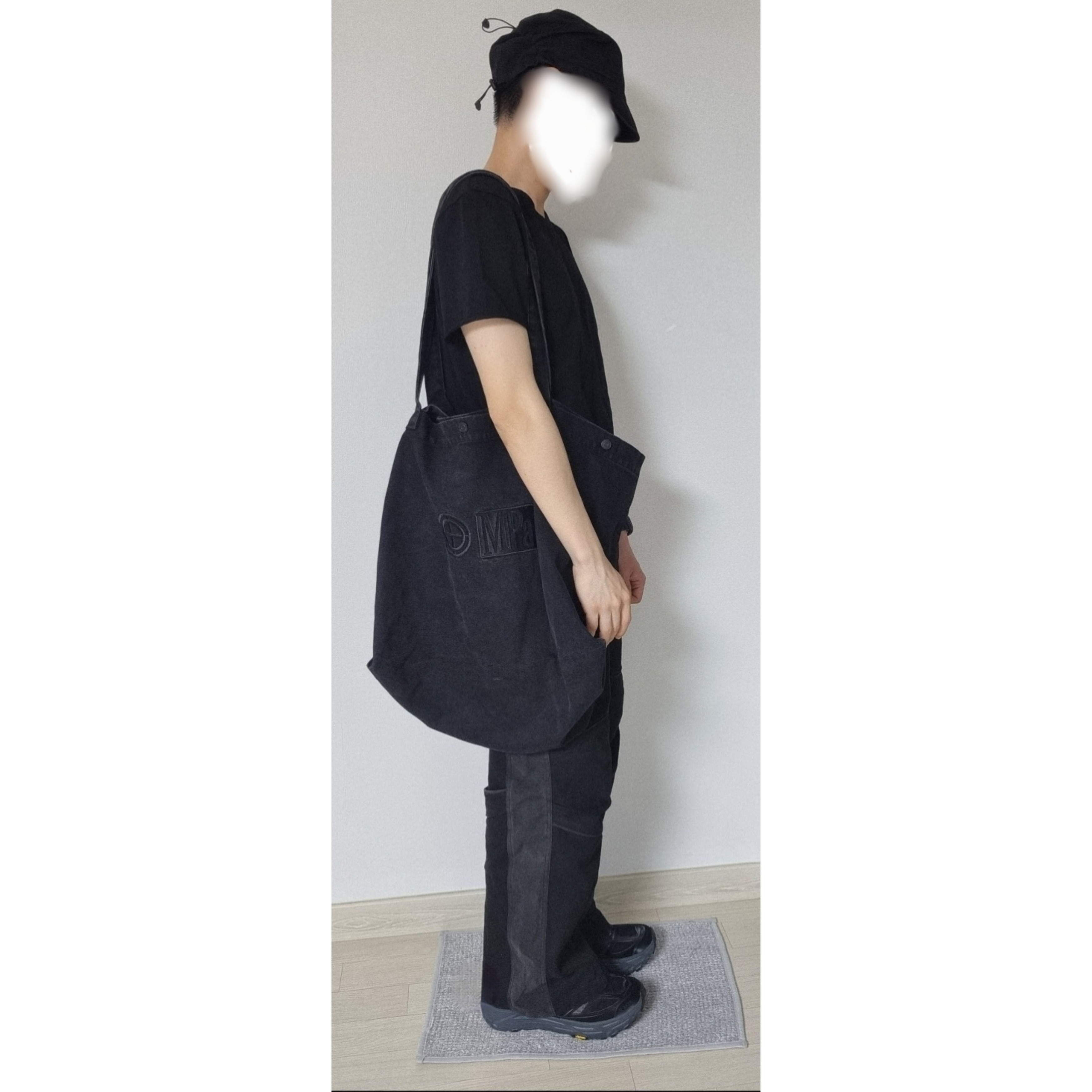Hoka x Xlim Mafate Speed 2 TS Black Charcoal, Xlim Ep.6 04 Trousers Black 착용 스타일 - 1