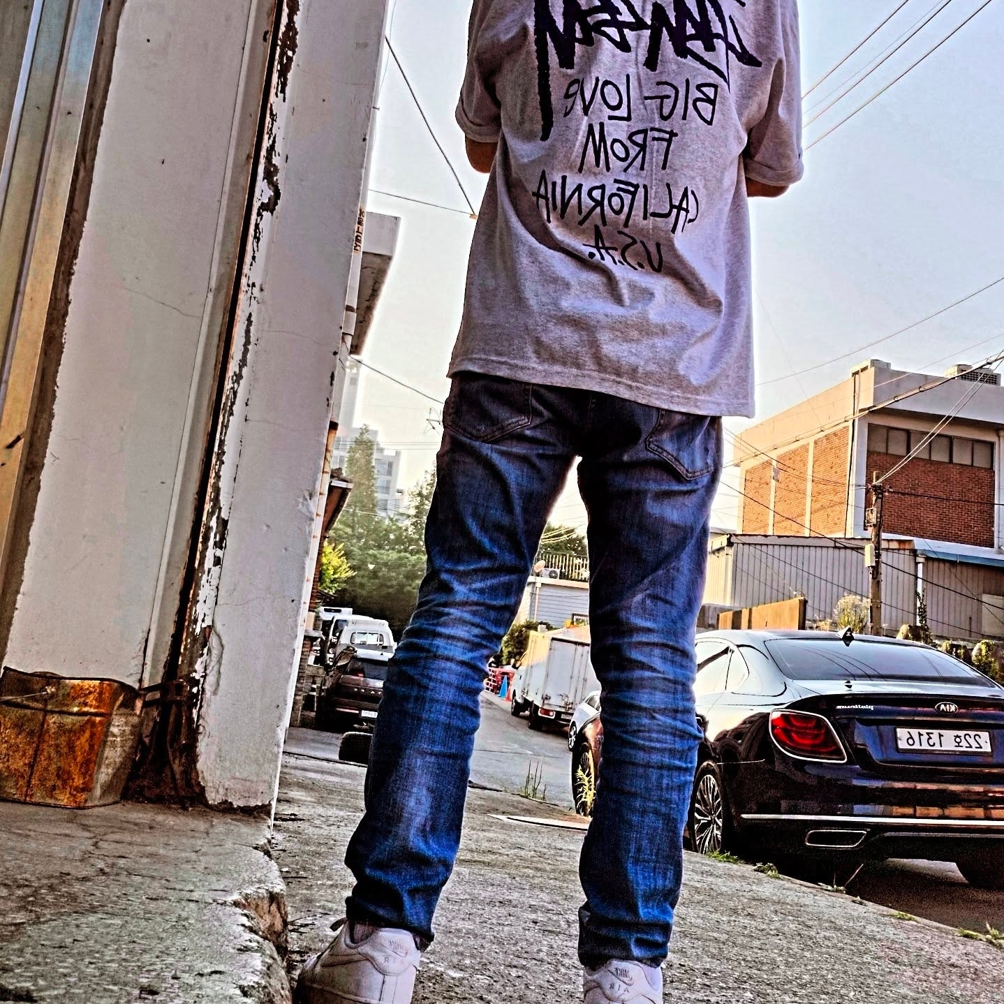 Stussy Big Love T-Shirt Ash Heather 착용 스타일 - 1