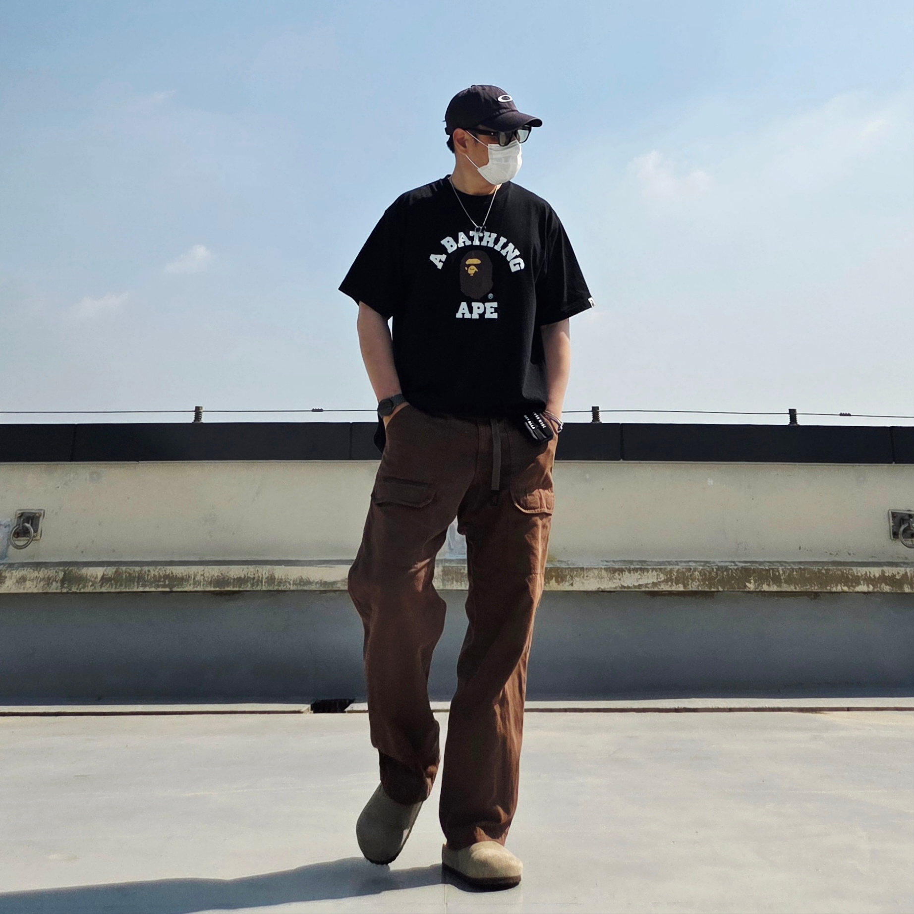 Human Made Military Card Case Black, BAPE College T-Shirt Black 착용 스타일 - 1