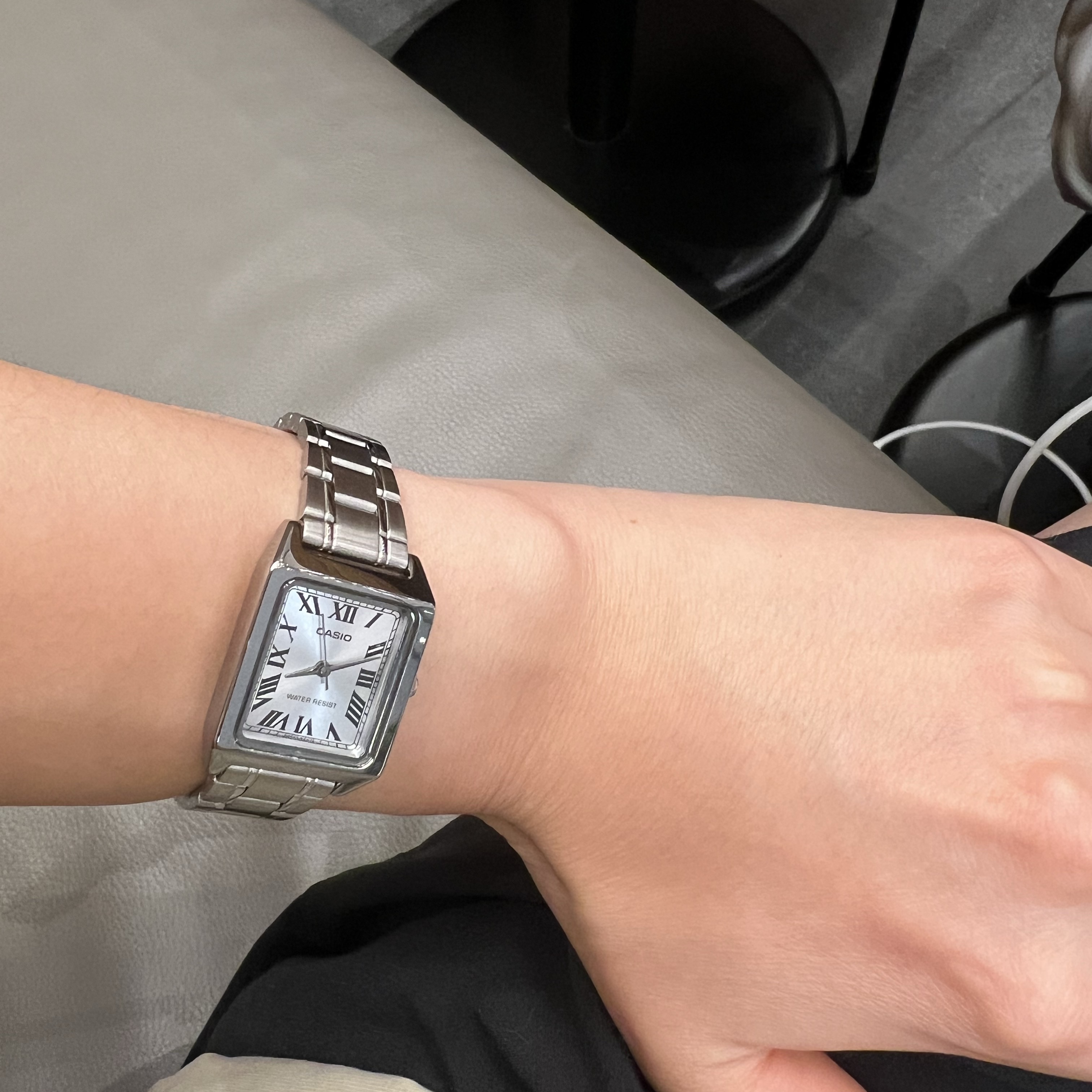 Casio LTP-V007D-7B 착용 스타일