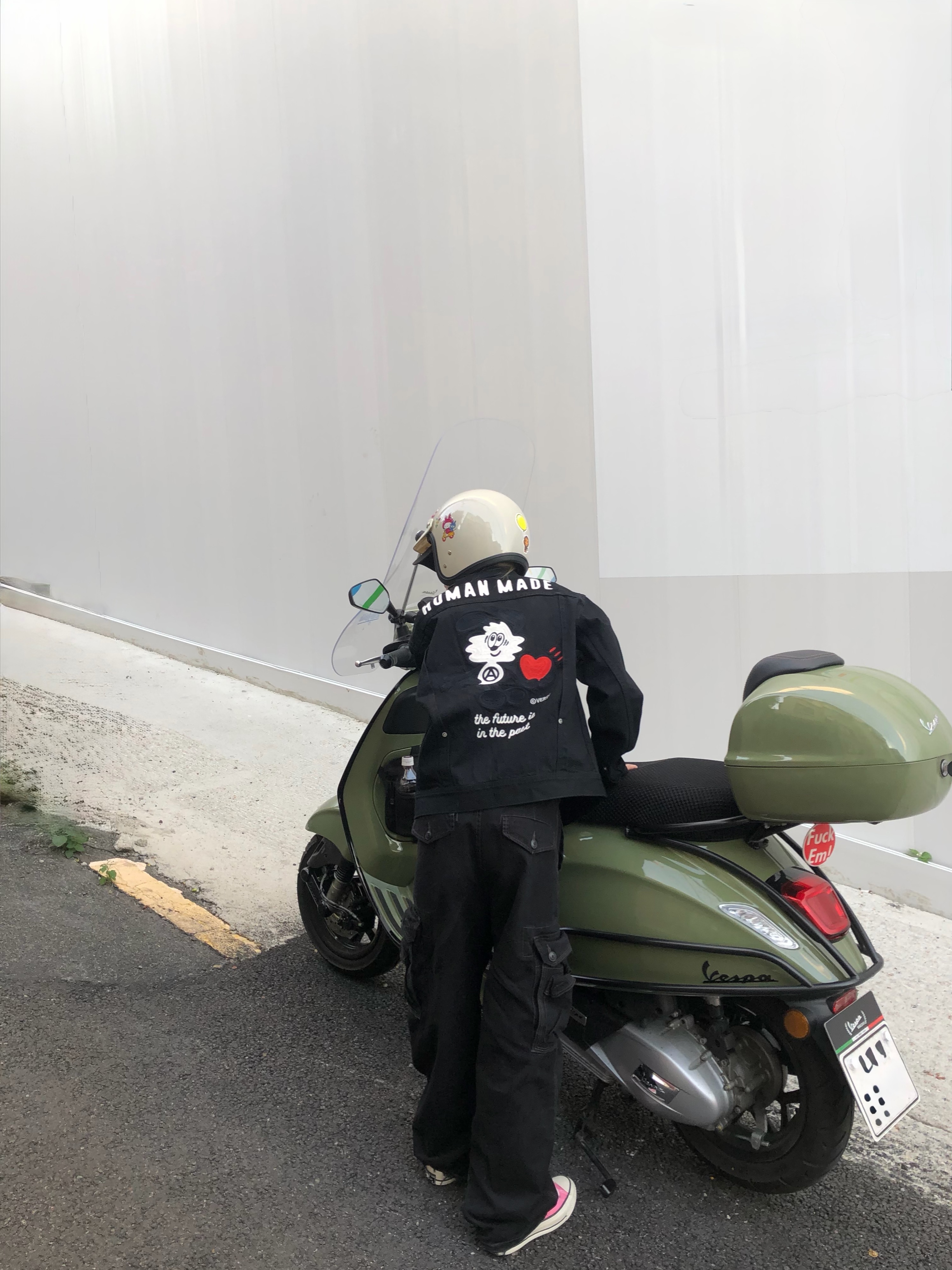 Human Made x Verdy x Lotte Museum Work Jacket Black 착용 스타일 - 1