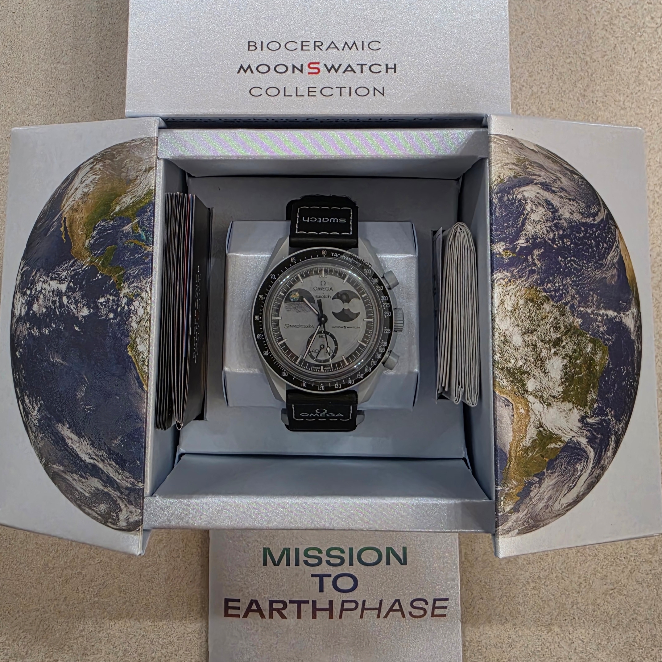 Swatch x Omega Bioceramic MoonSwatch Mission To Earthphase 착용 스타일