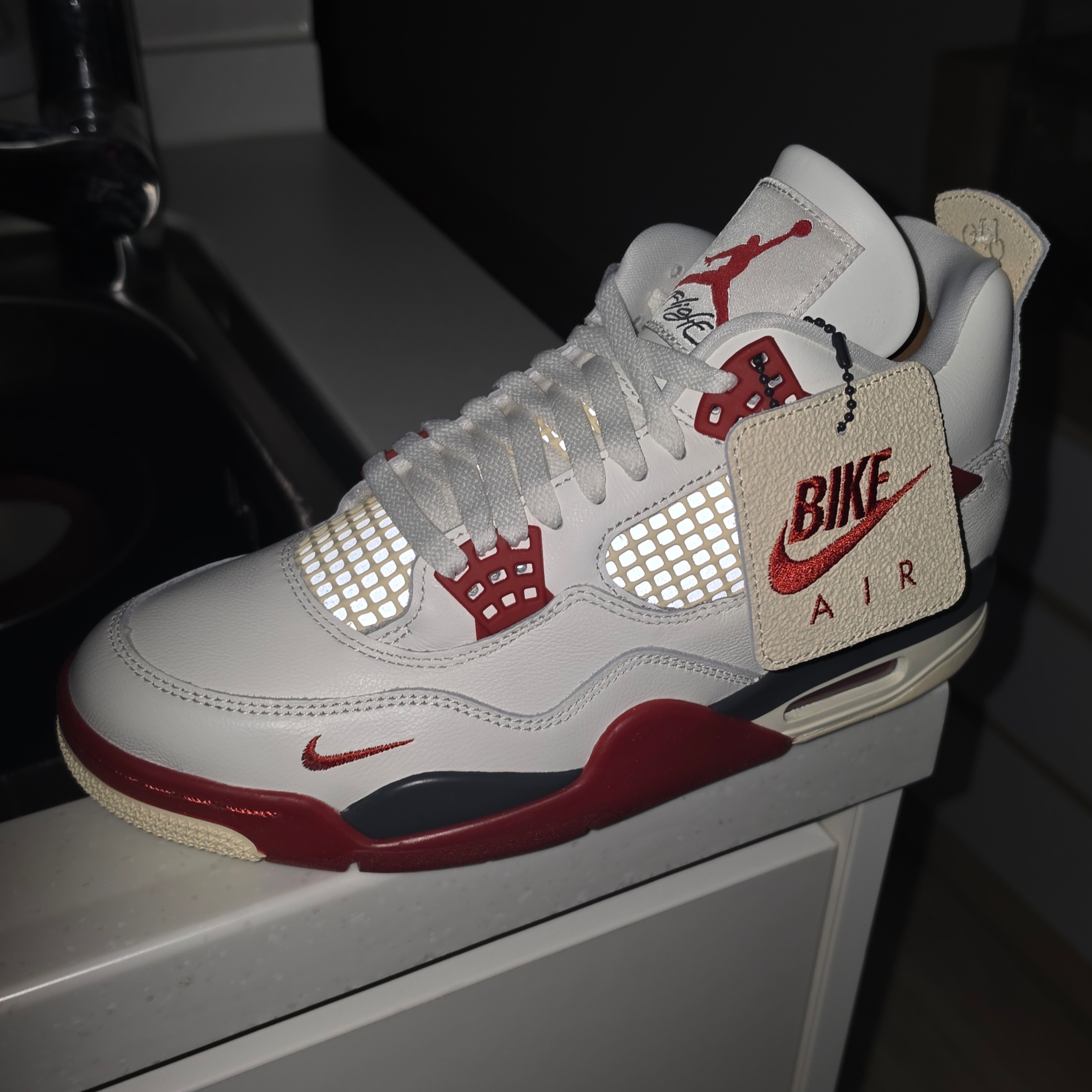 Jordan 4 x Nigel Sylvester Retro OG Brick After Brick 착용 스타일 - 1