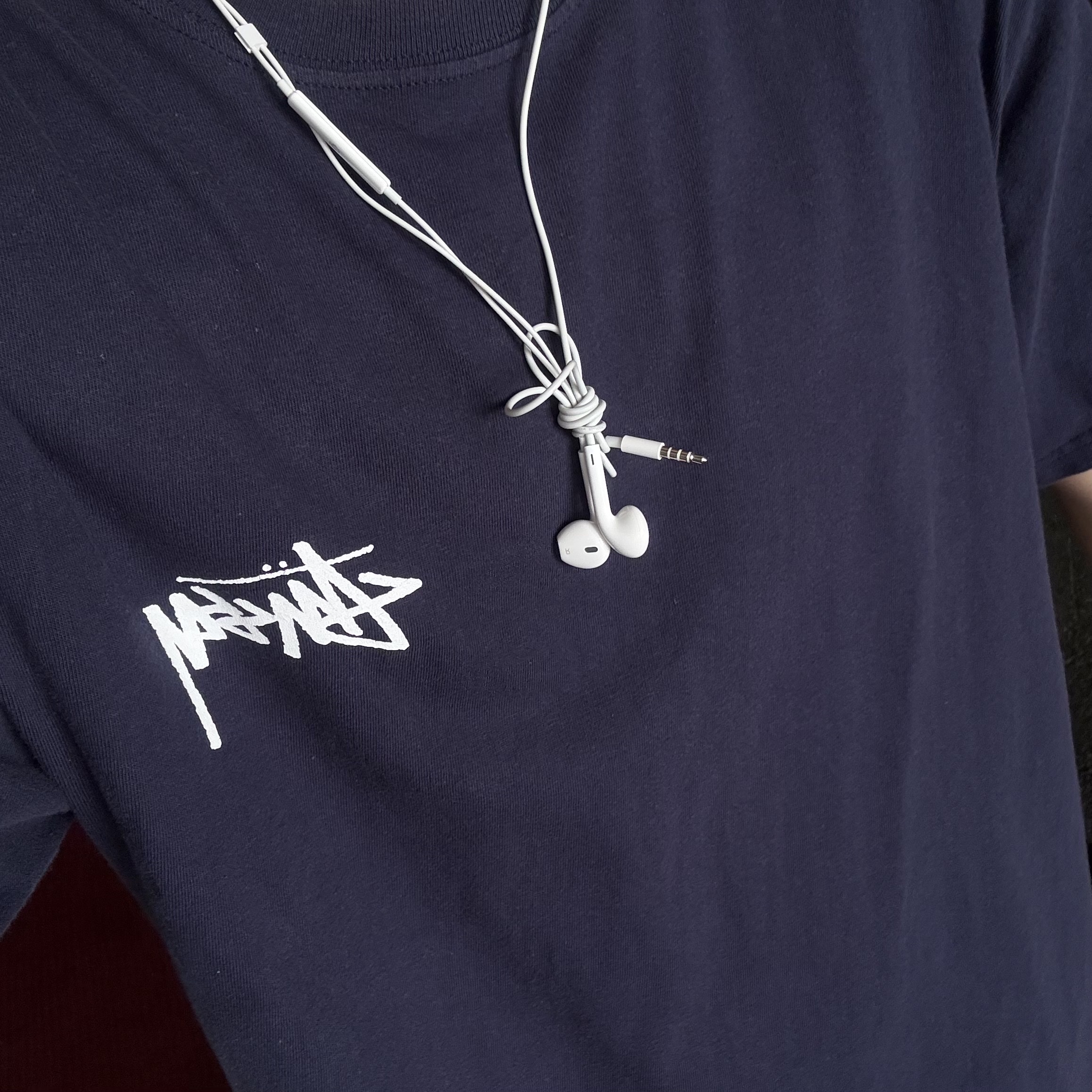 Stussy Basic Stussy T-Shirt Black 2024, 2025, Stussy Basic Stussy T-Shirt Navy 2024, 2025 착용 스타일 - 1