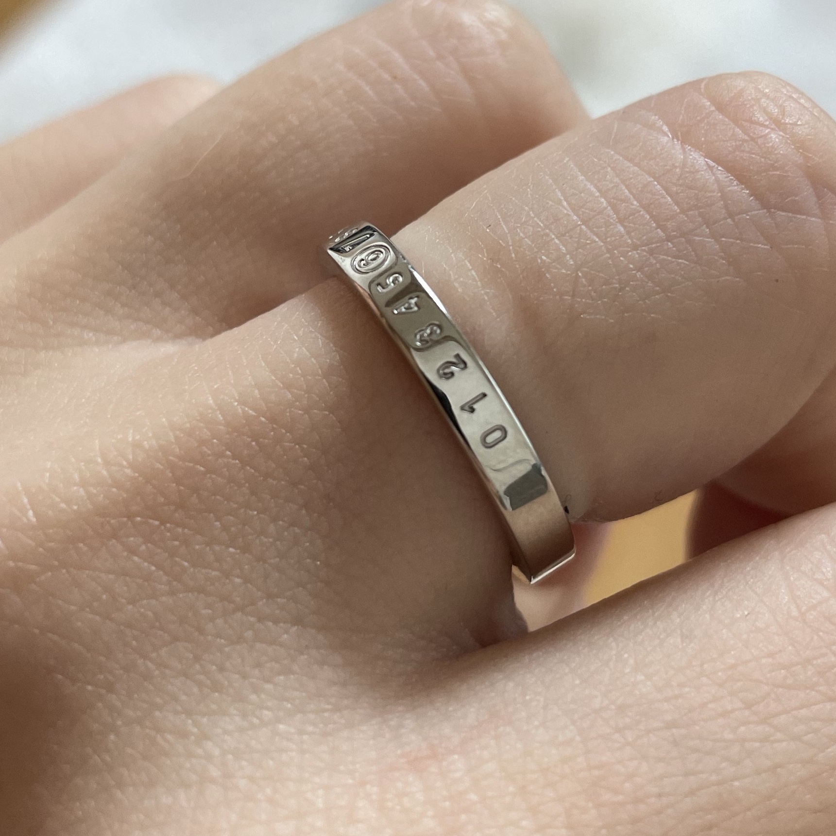 (W) MM6 Maison Margiela Numeric Minimal Signature Ring Silver Palladium 착용 스타일 - 2