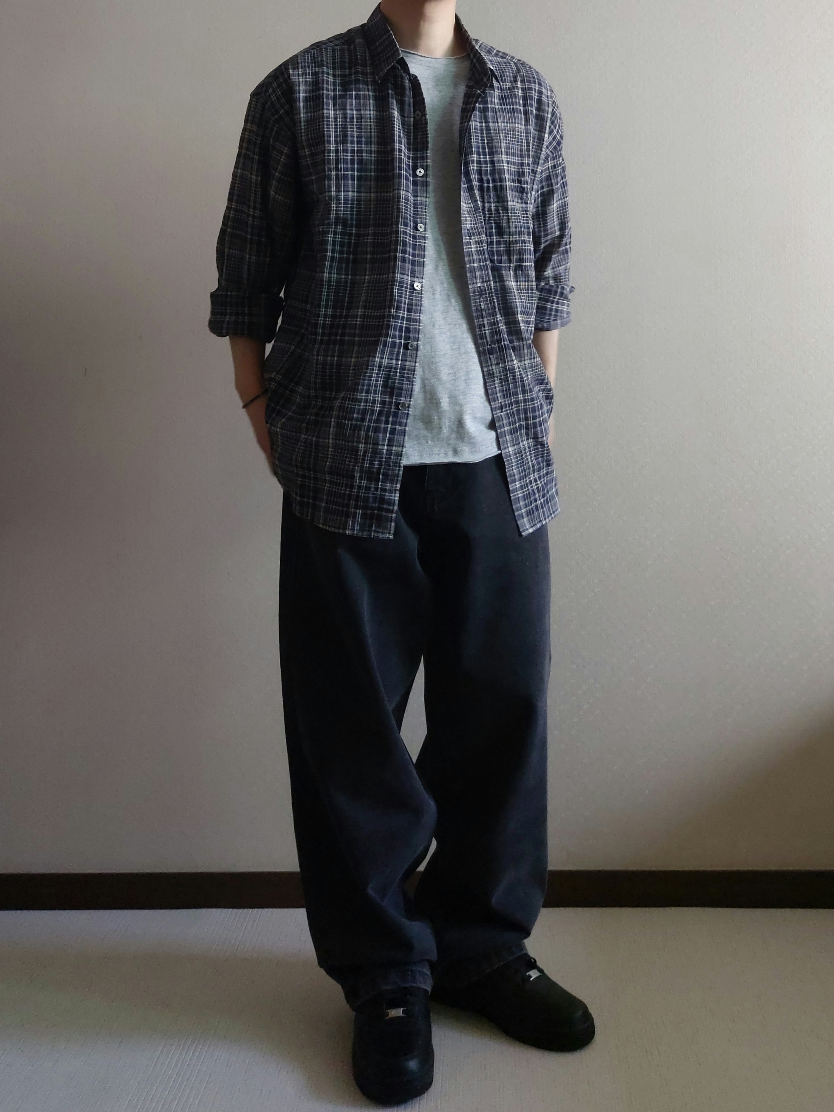 Millo Archive Layered Raw Cut T-Shirt Melange Gray, Millo Archive Chapter Denim Pants Washed Black 착용 스타일 - 1