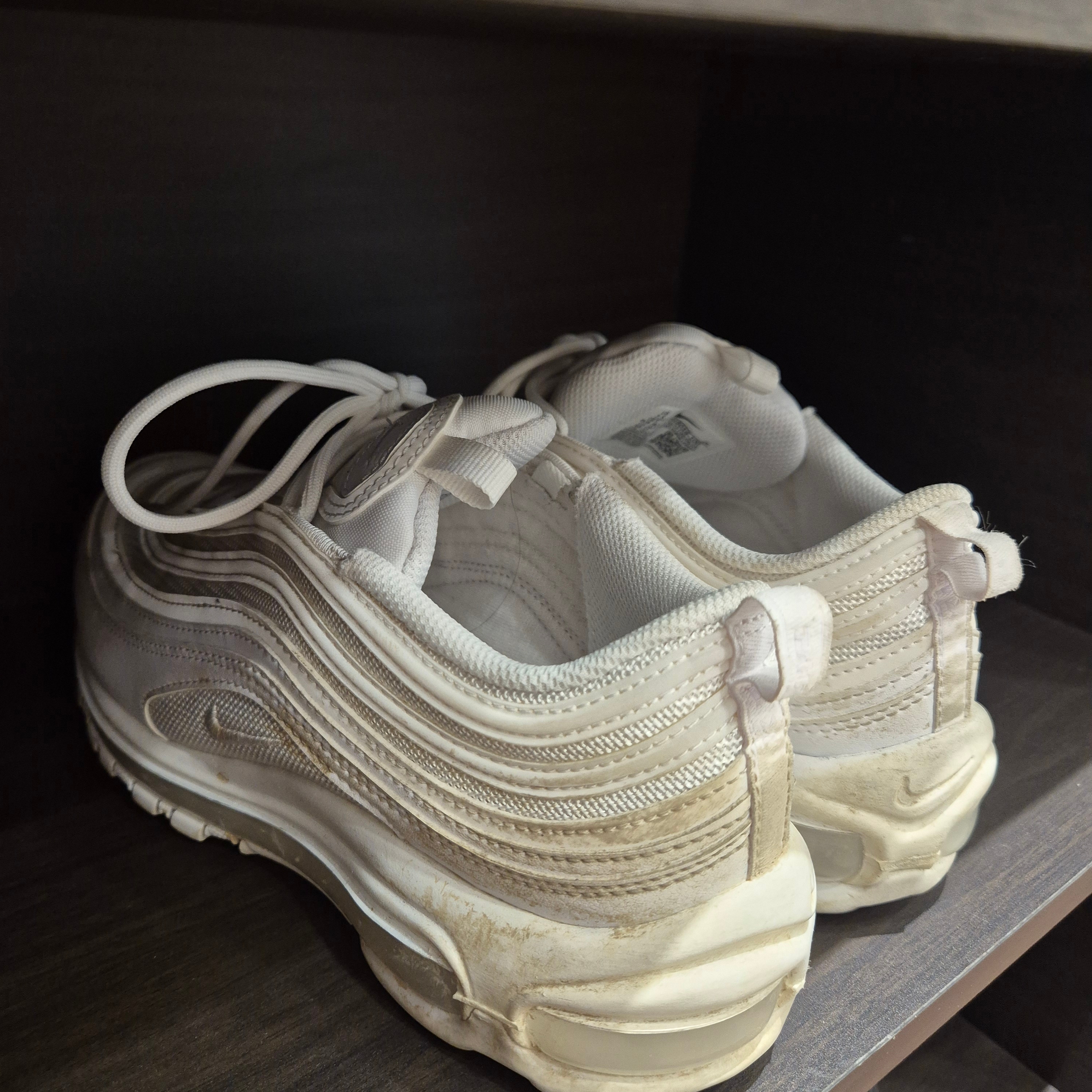 Nike Air Max 97 Triple White Wolf Grey 착용 스타일