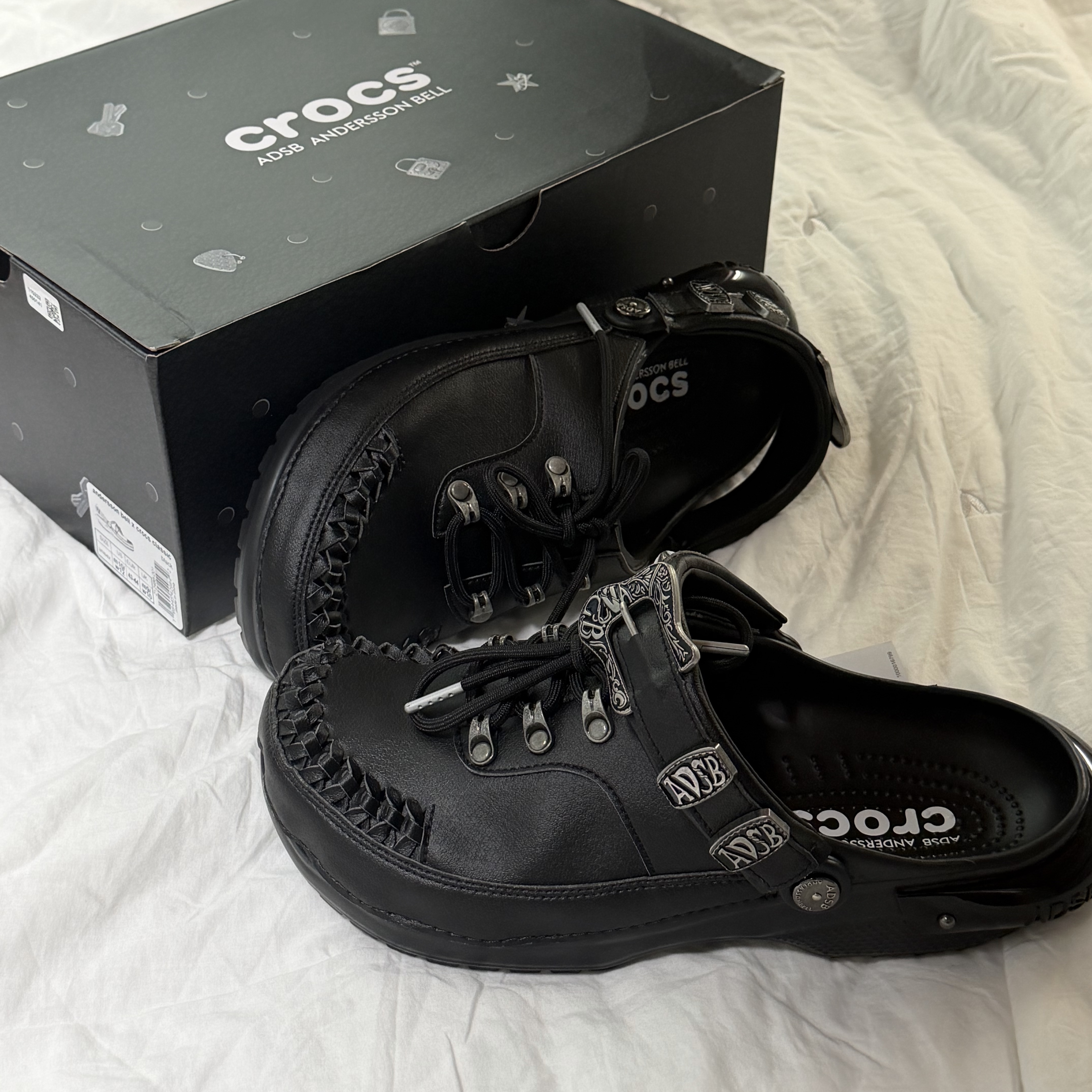 Crocs x Andersson Bell Classic Clog Black 착용 스타일