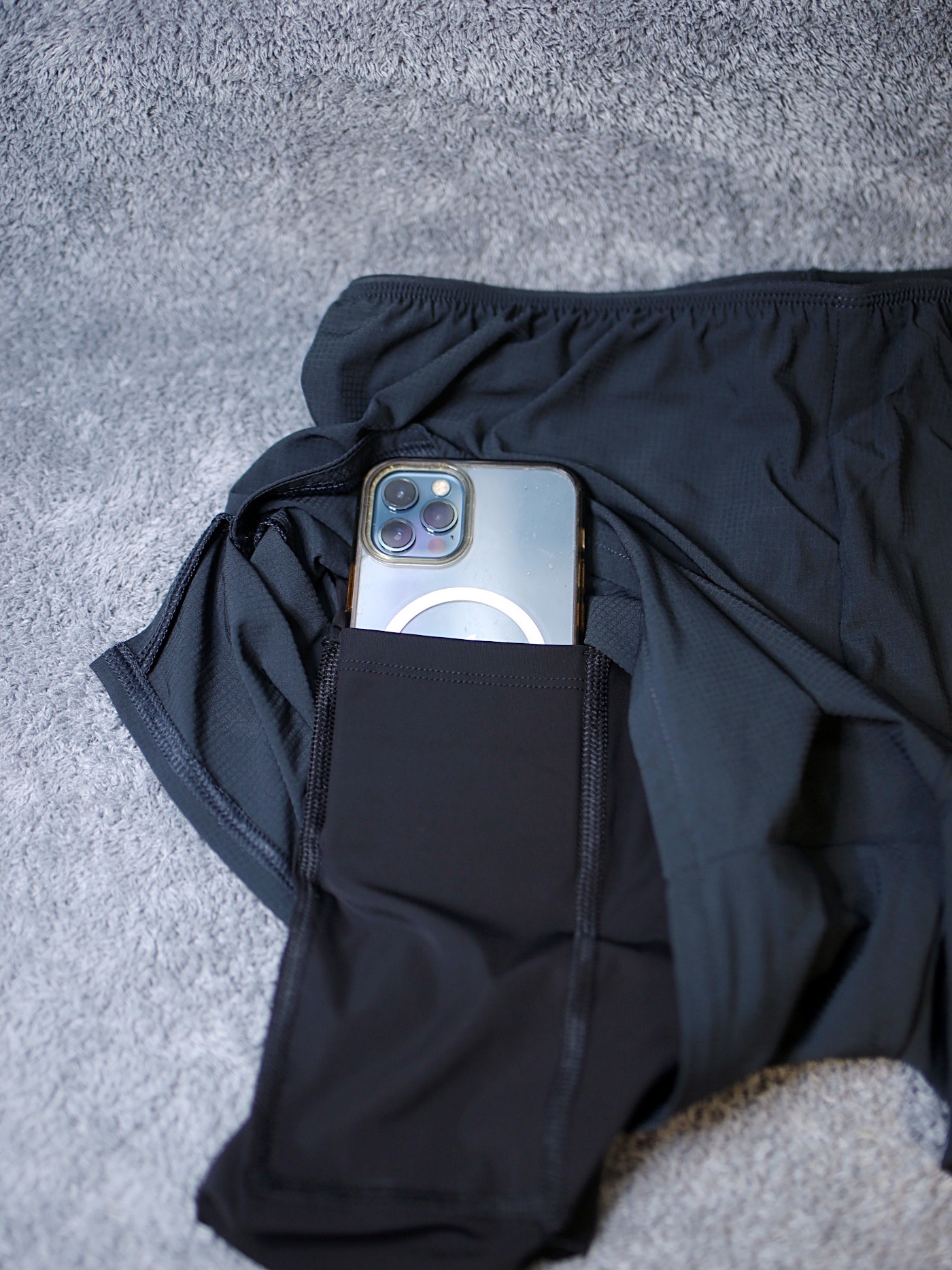 DECATHLON Kiprun Men's Running 2in1 Shorts Run 500 Smoke Black 착용 스타일 - 4