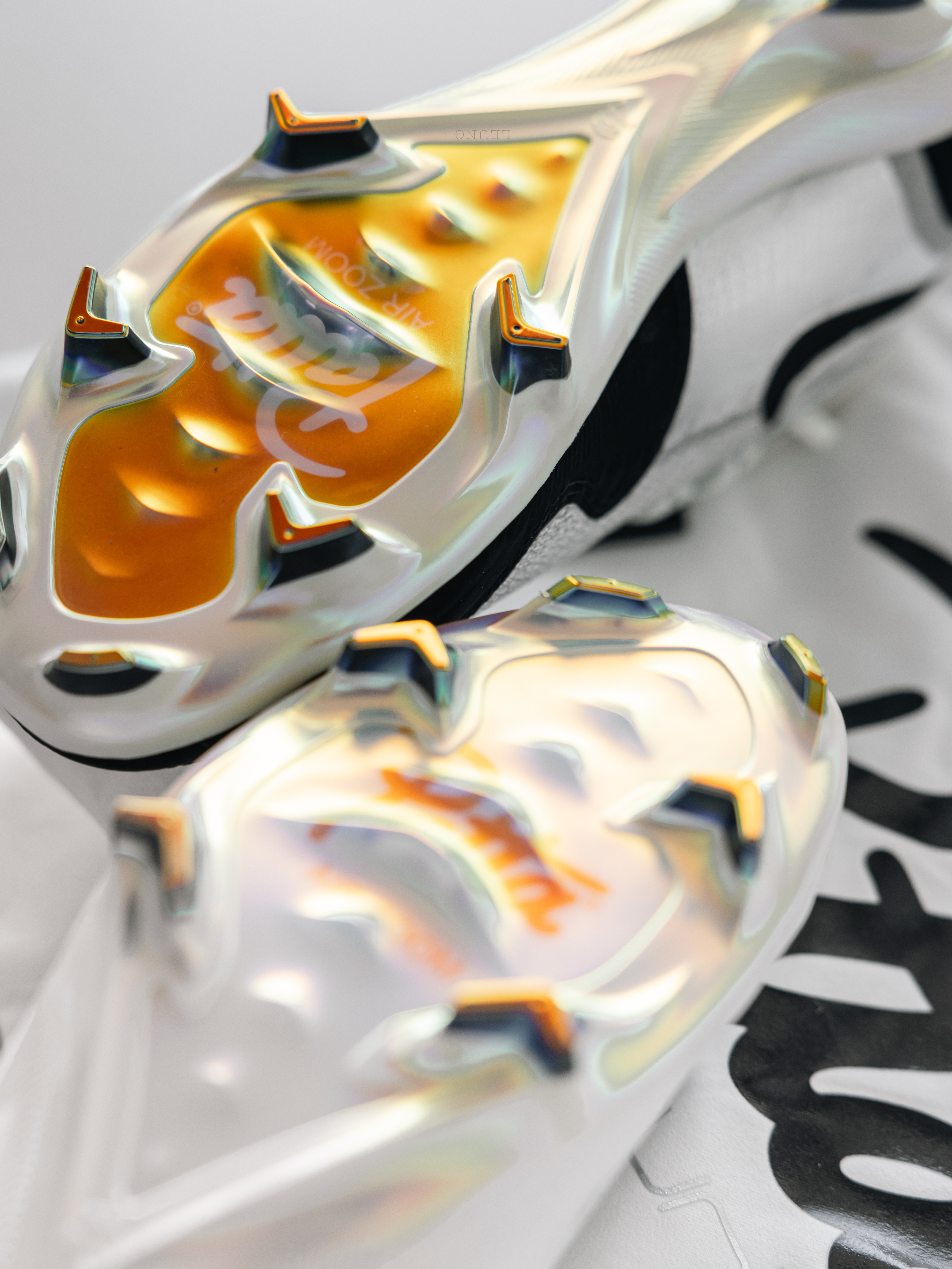 Nike x Patta Mercurial Zoom Vapor 16 Elite FG SE Unite Metallic Silver and Coconut Milk 착용 스타일 - 2