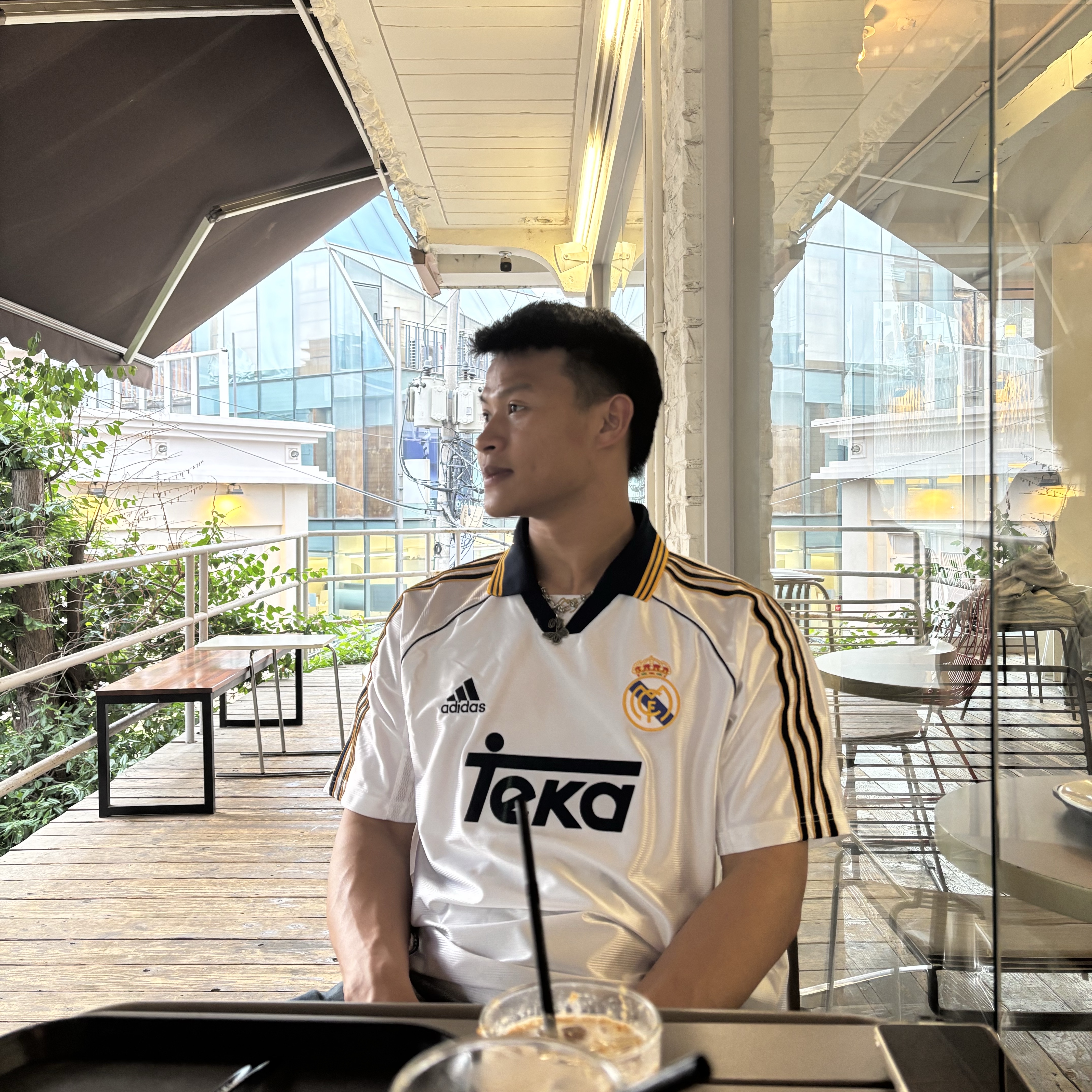 Adidas Real Madrid 99/00 Home Jersey White - KR Sizing (Non Marking Ver.), Golden Goose Superstar White Silver Heel Tab Sneakers 착용 스타일 - 2