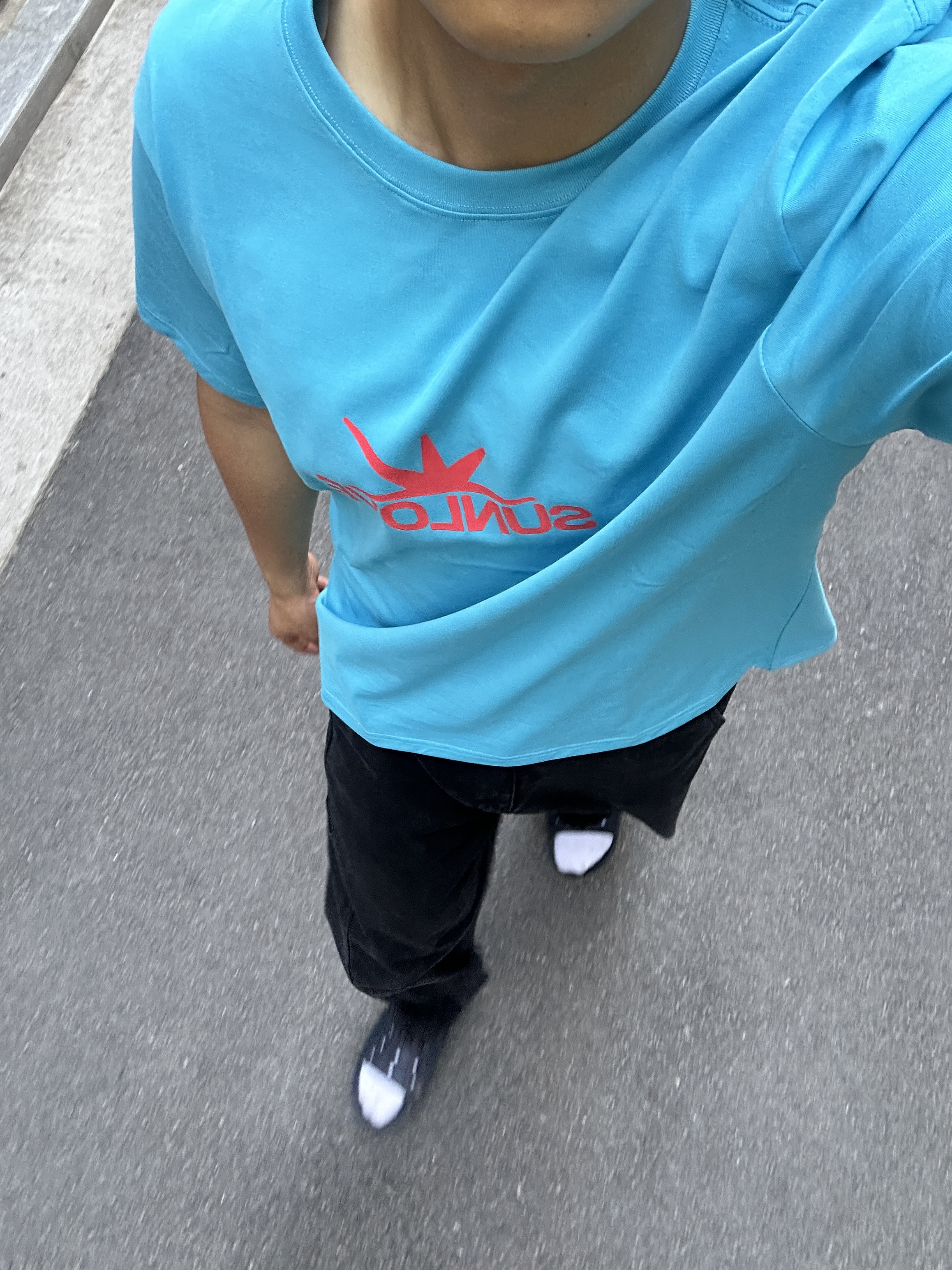 [더블적립] sunlovetour Daybreak Logo Tee Blue 착용 스타일