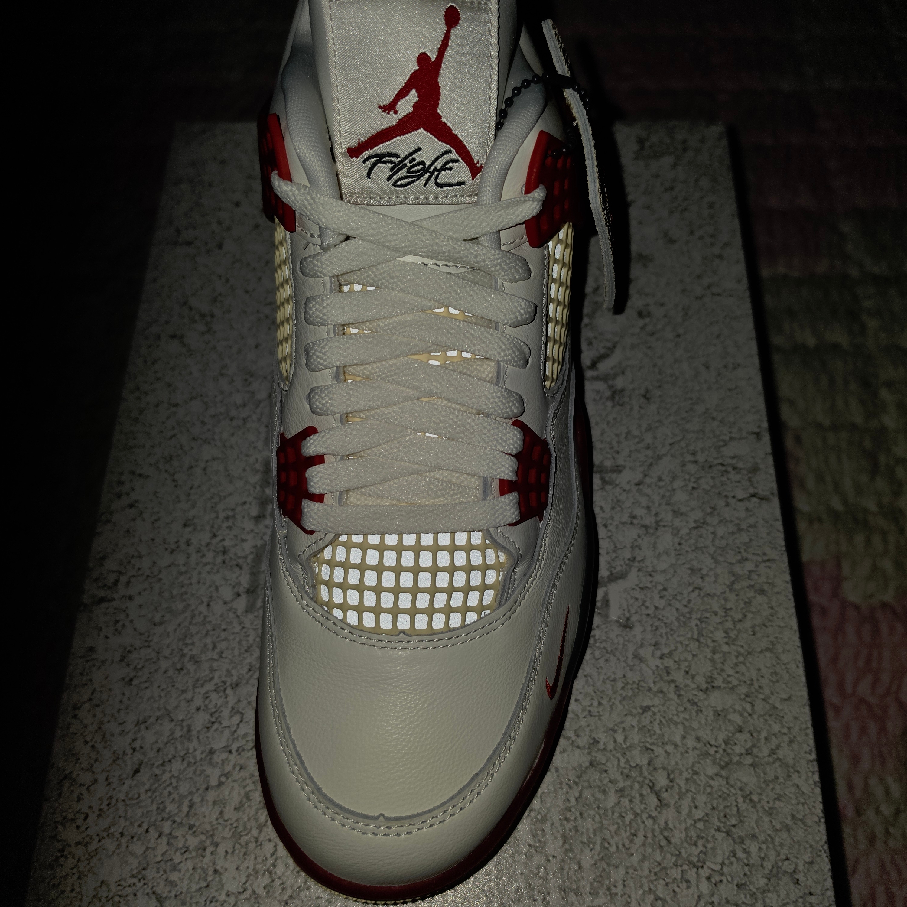 Jordan 4 x Nigel Sylvester Retro OG Brick After Brick 착용 스타일 - 3