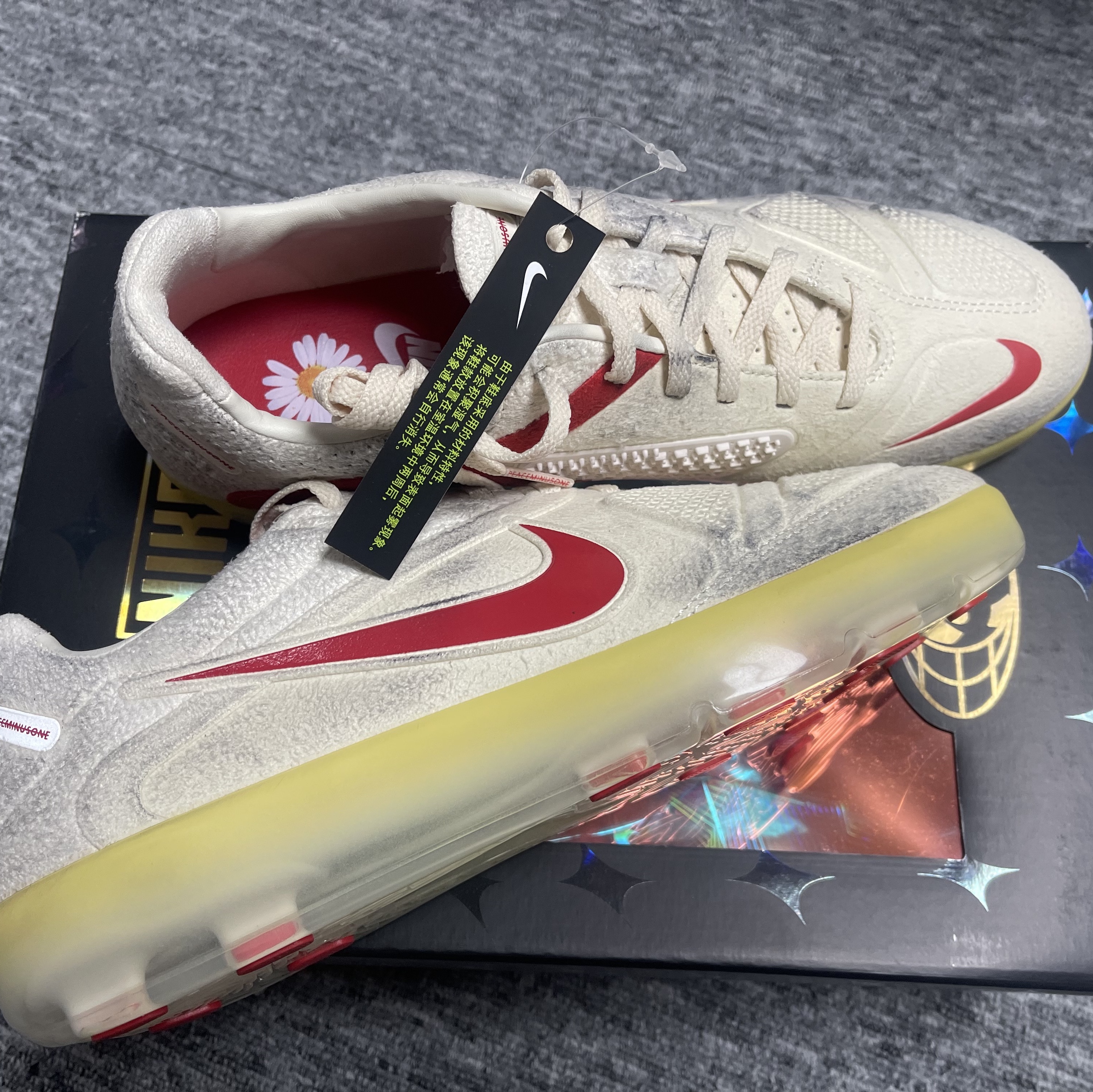 Nike x Peaceminusone Cryoshot CTR360 Natural and University Red 착용 스타일 - 2