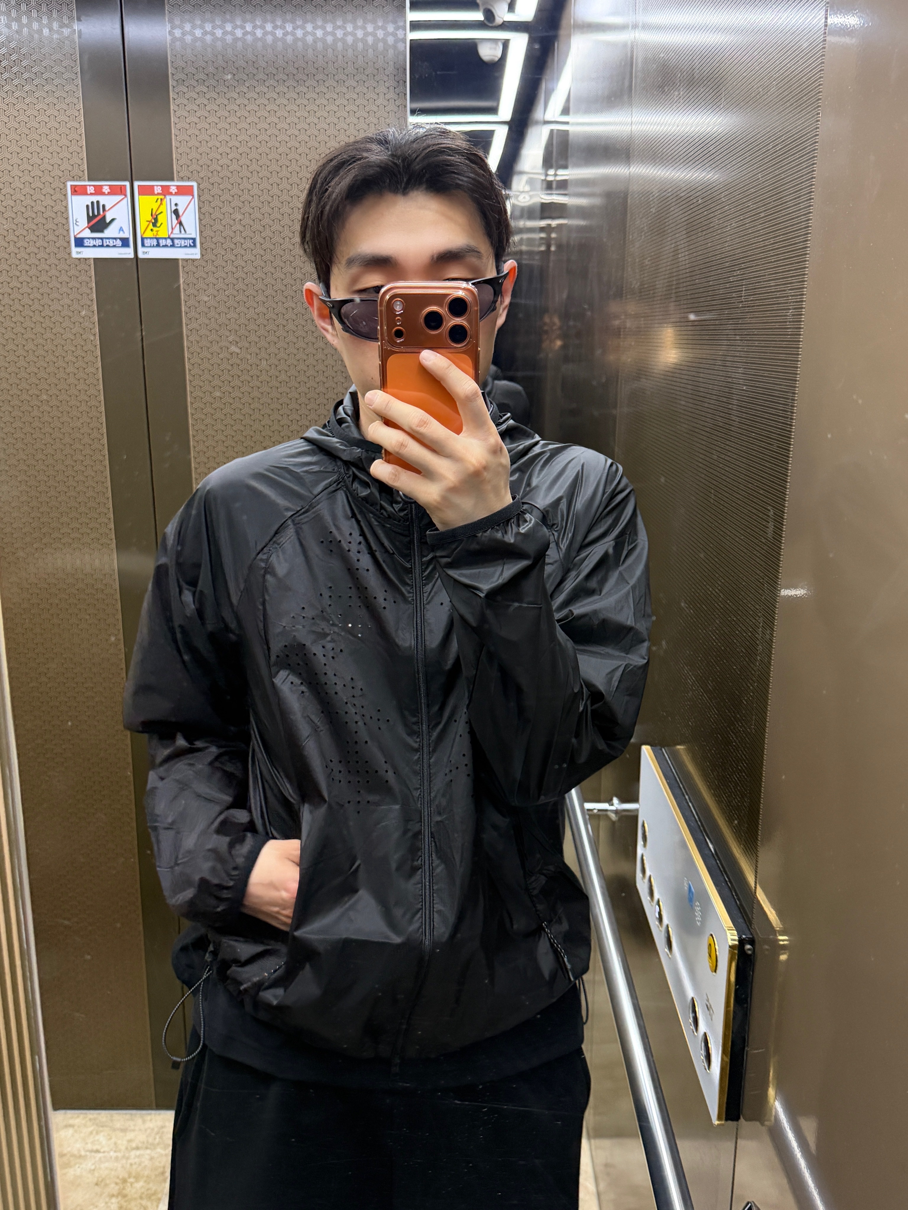 Junne P20 Sweat Bermuda Pants Black, On Running x Post Archive Faction (Paf) Cloudmonster Hyper Black 착용 스타일 - 10
