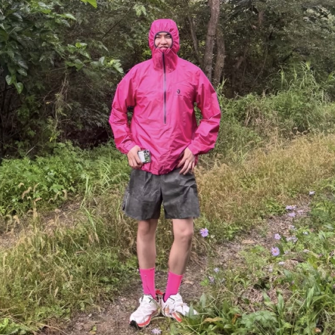 Salomon Blast 6 Shorts Dark Charcoal 착용 스타일