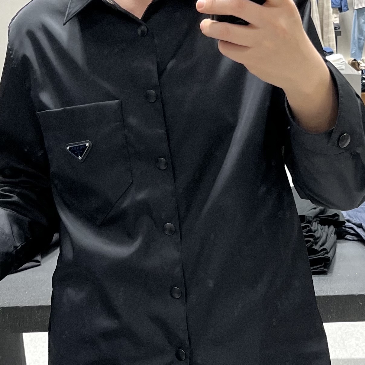 Prada Re-Nylon Shirt Black 착용 스타일