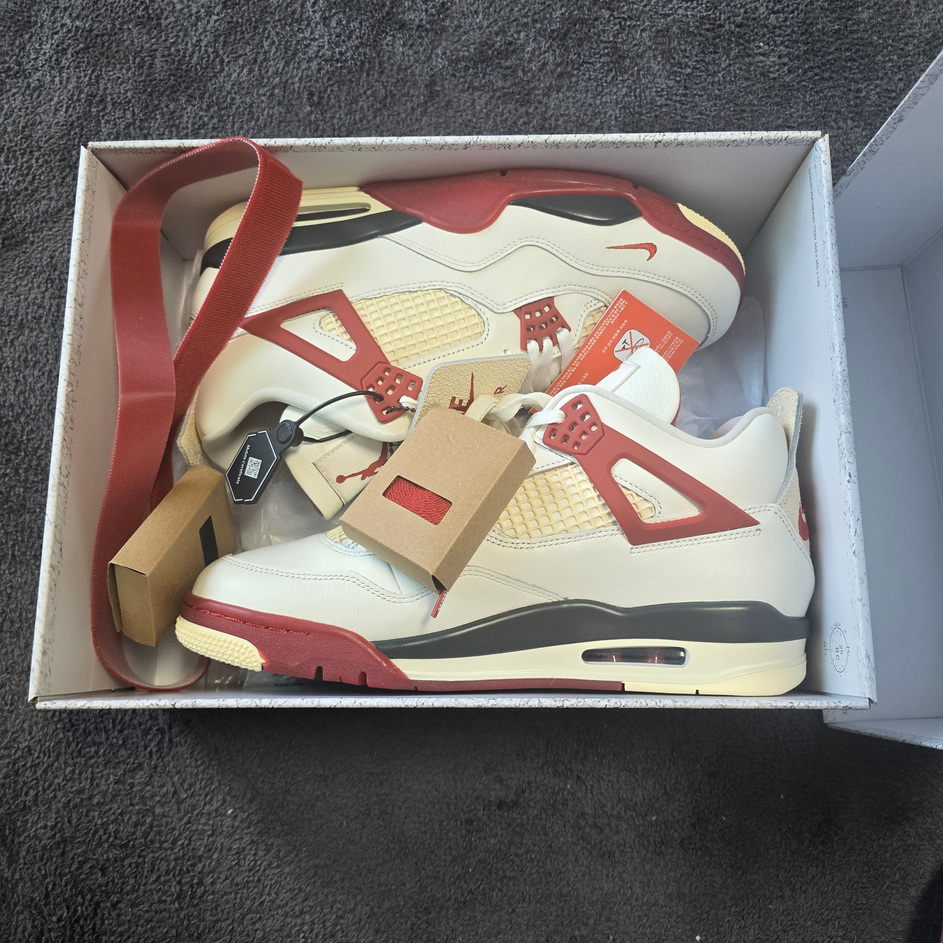 Jordan 4 x Nigel Sylvester Retro OG Brick After Brick 착용 스타일 - 2