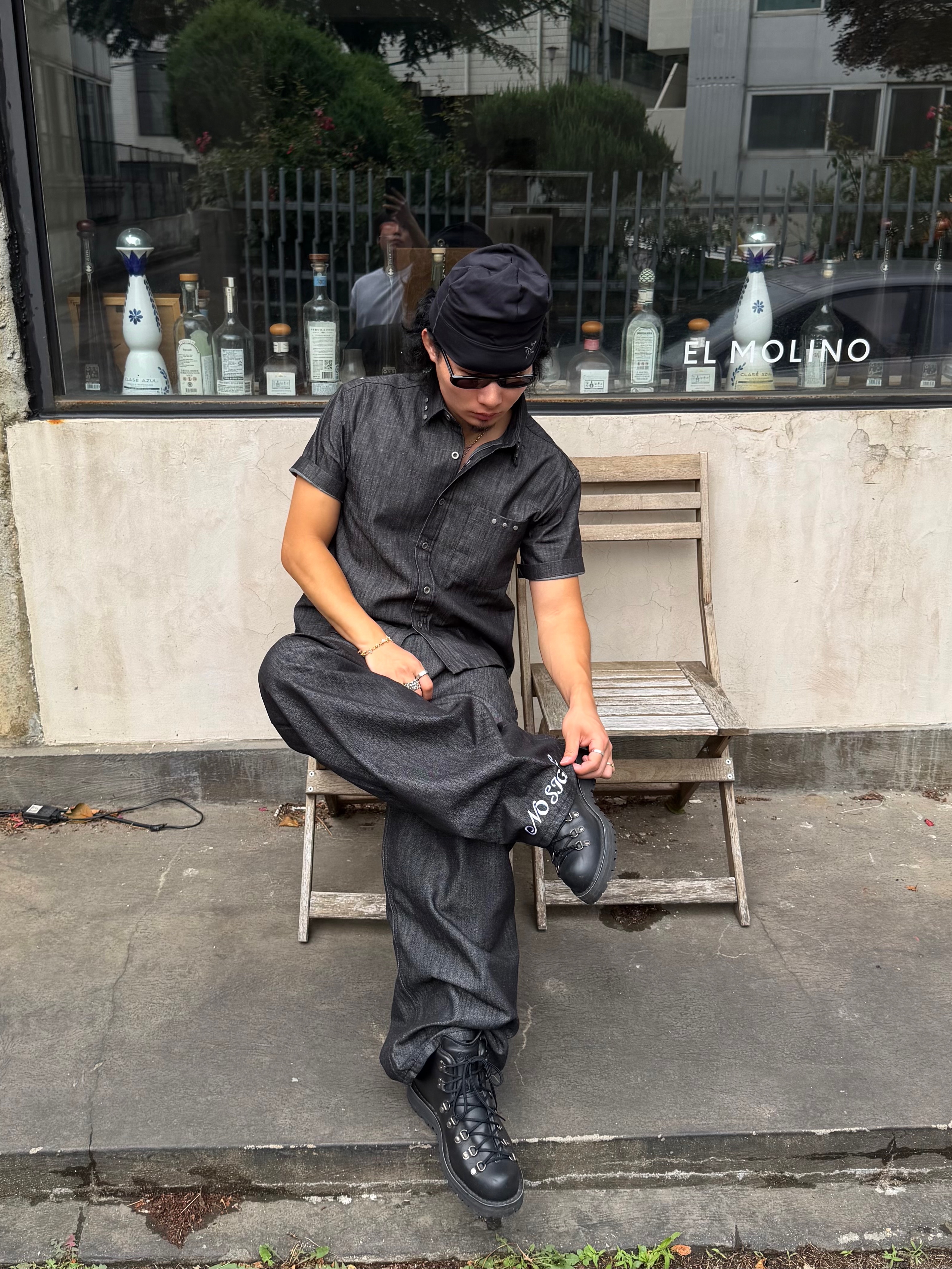 Arc'teryx Rho Toque Black, (W) Saint Laurent SL 557 Shade Sunglasses Black 착용 스타일 - 7